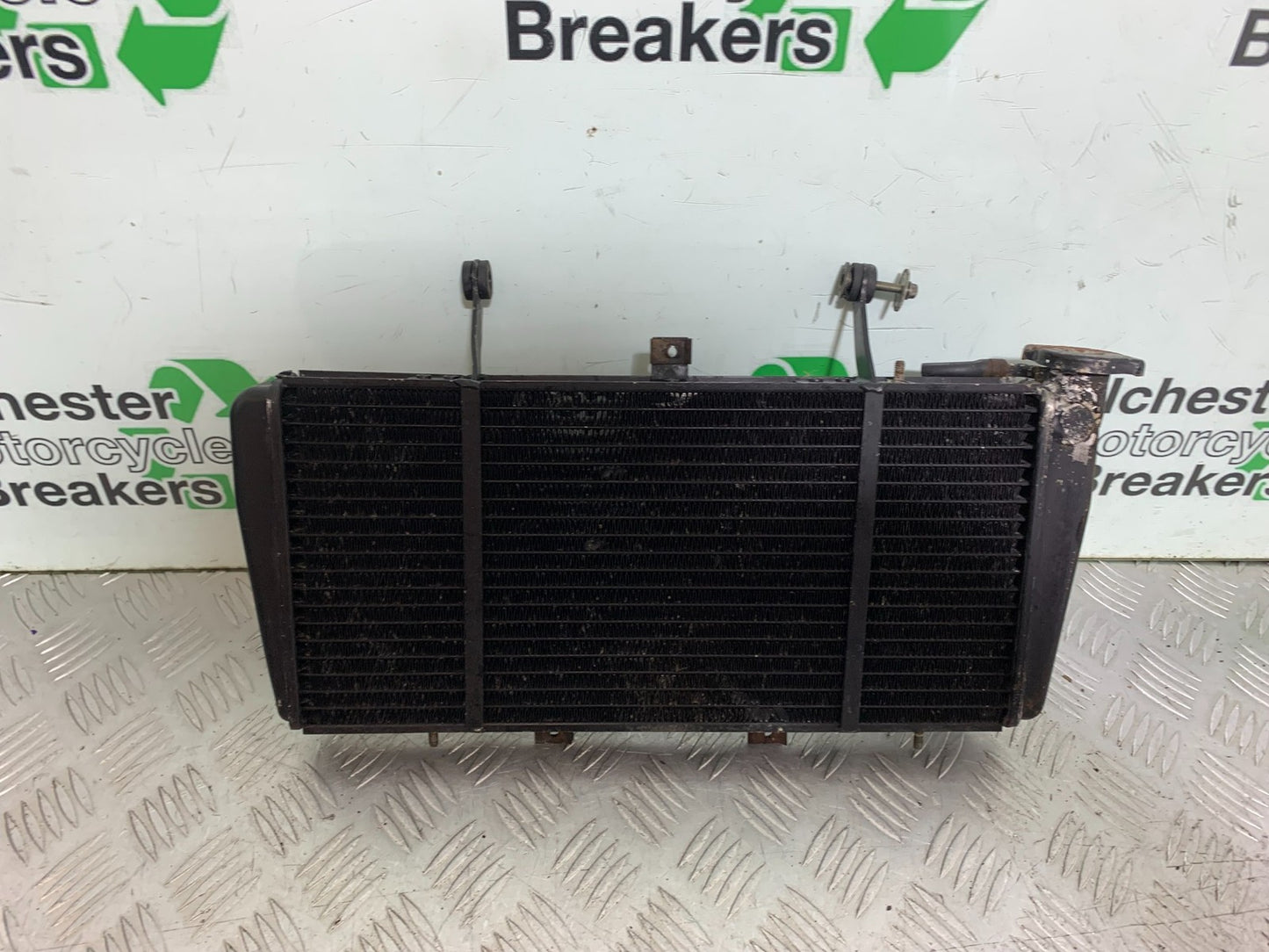 TRIUMPH 955I SPRINT RS RADIATOR  YEAR 1999-03 (CMB1313)