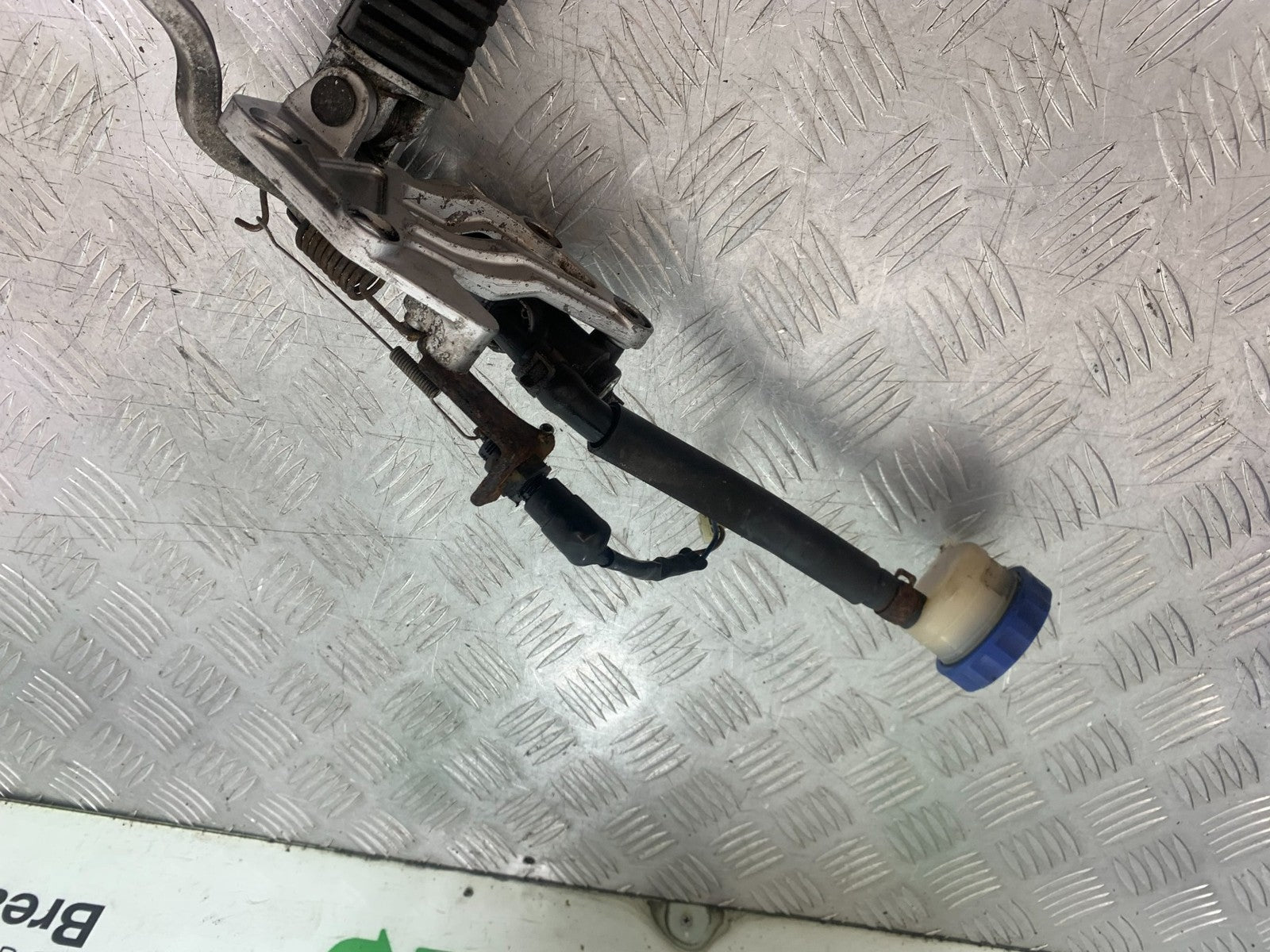 KAWASAKI GPZ600 GPZ 600 FRONT RIGHT HANGER  YEAR 1988-90 (CMB1258)