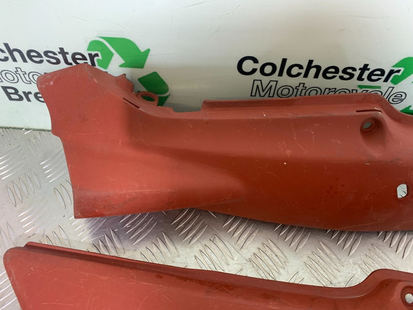 HONDA VFR750 VFR 750 FL-M-N-P LEFT & RIGHT SEAT PANELS YEAR 1990-93 (CMB1093)