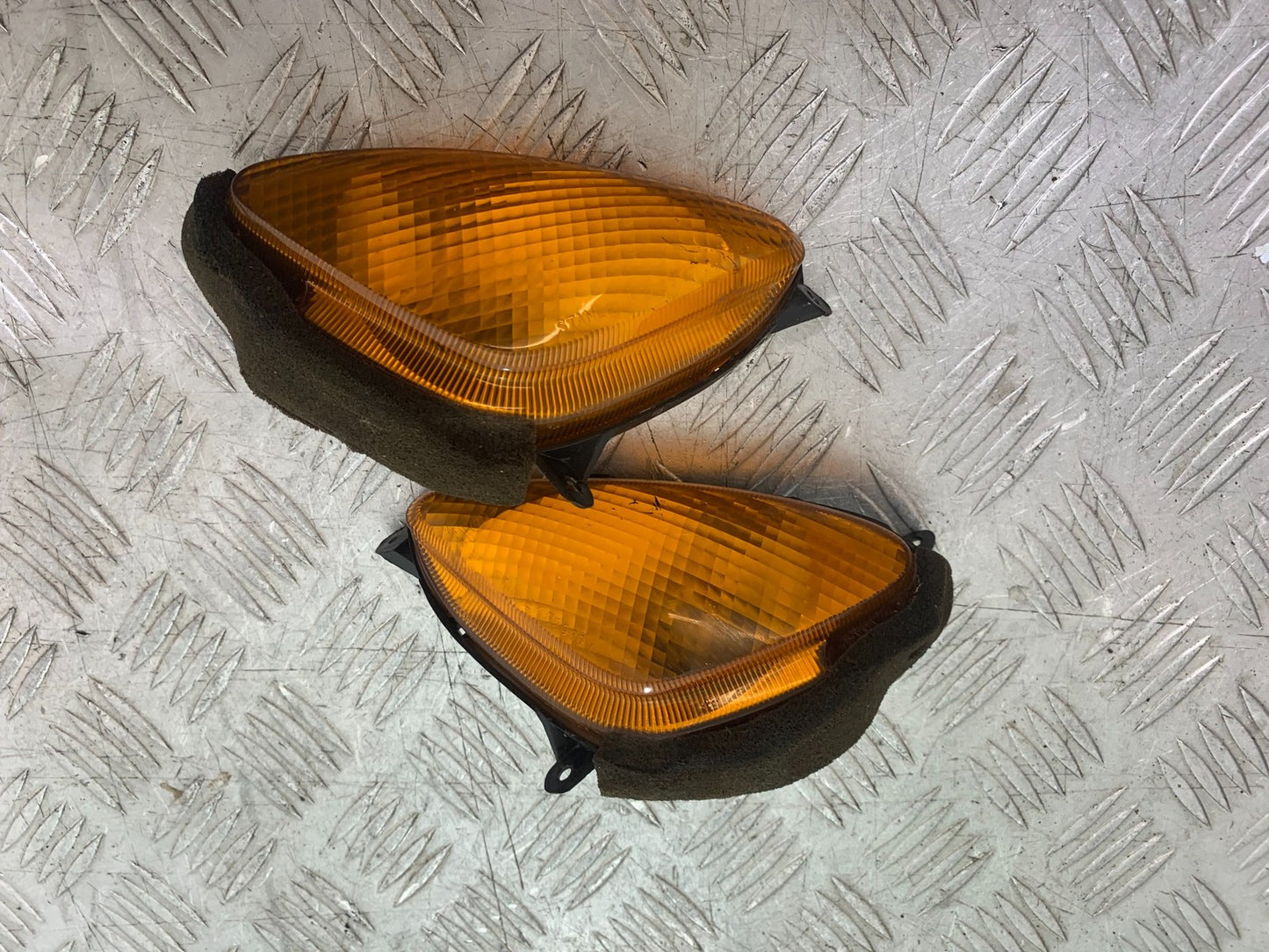 HONDA NT650 V DEAUVILLE FRONT INDICATORS  YEAR 1998-01(CMB1320)