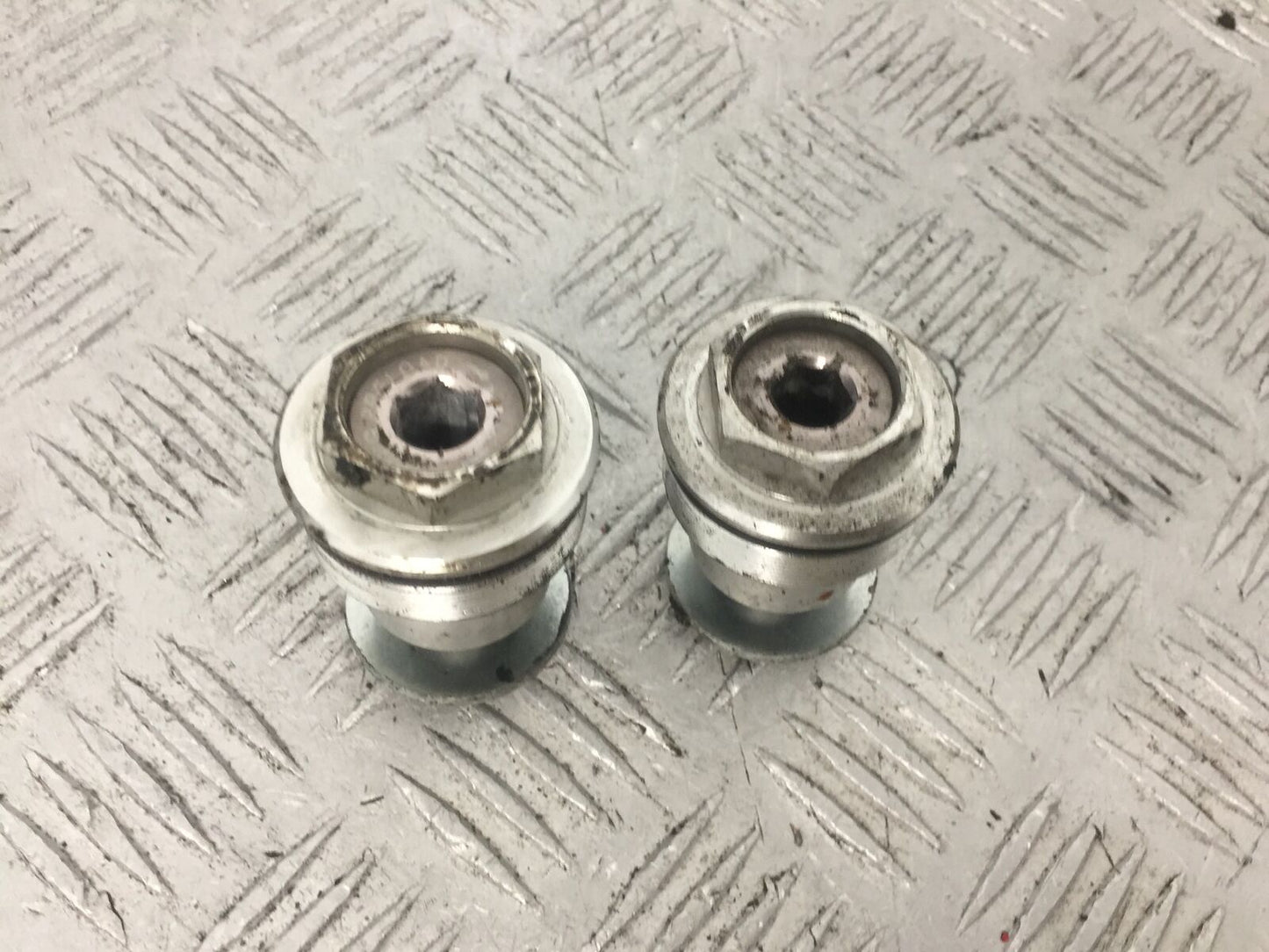 YAMAHA XT660Z TENERE TOP FORK CAPS YEAR 2012  (STOCK 863)
