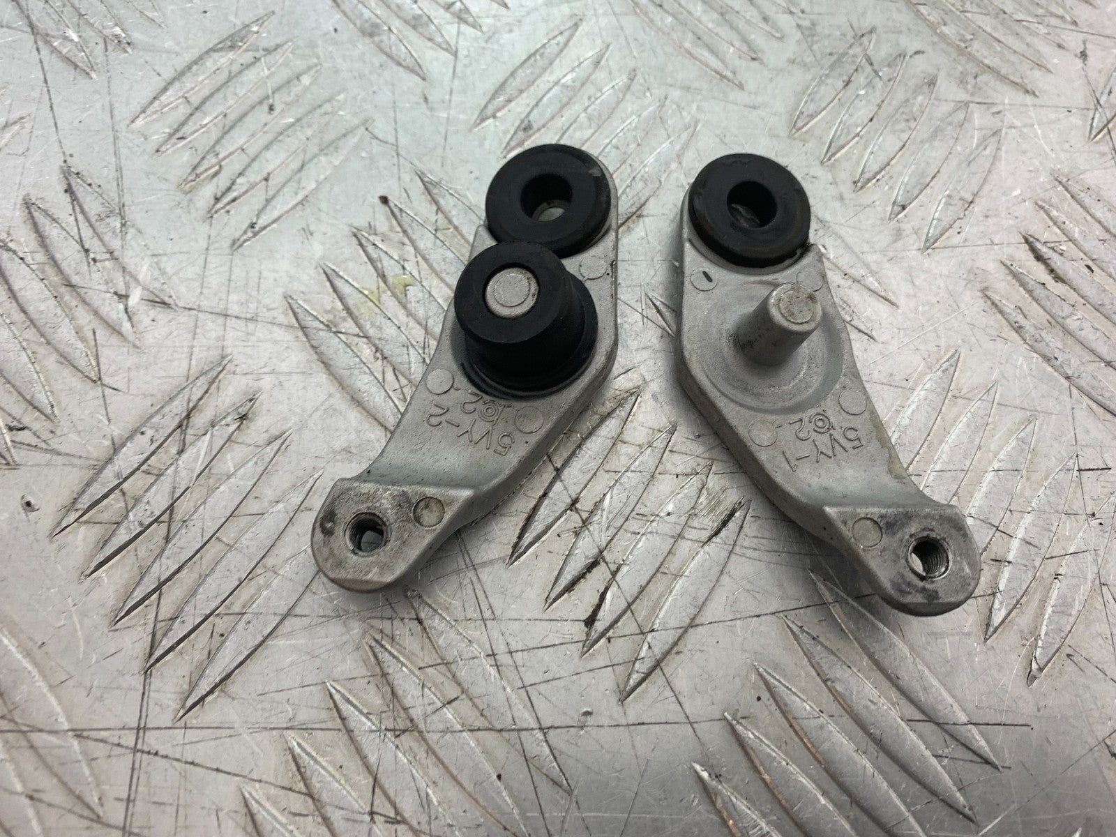 YAMAHA YZF R1 4C8 PETROL TANK BRACKETS   YEAR 2007-2008 (CMB1237)