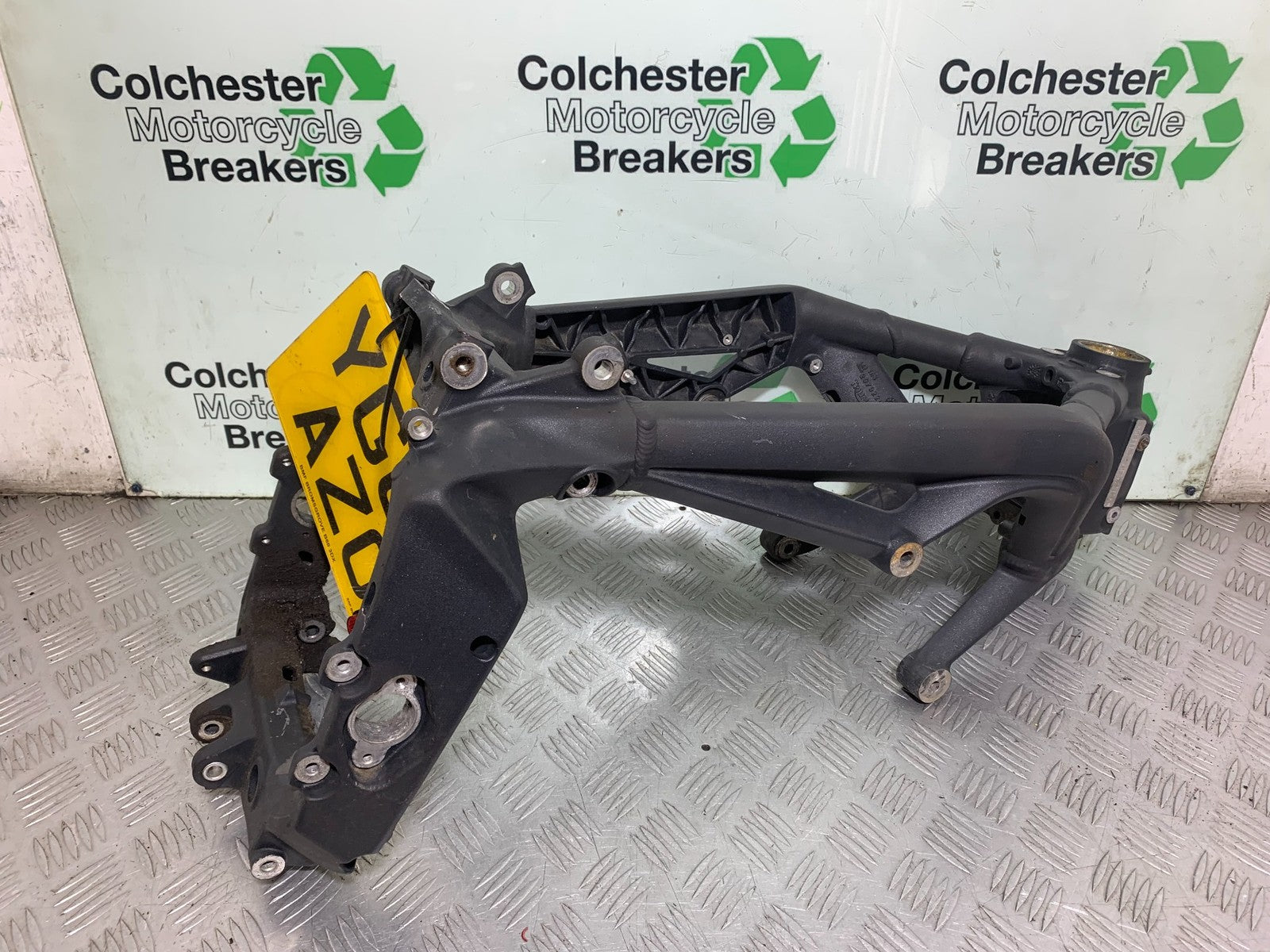 TRIUMPH 675 STREET TRIPLE RX FRAME REG LOG BOOK   2015-2017 (CMB1299)