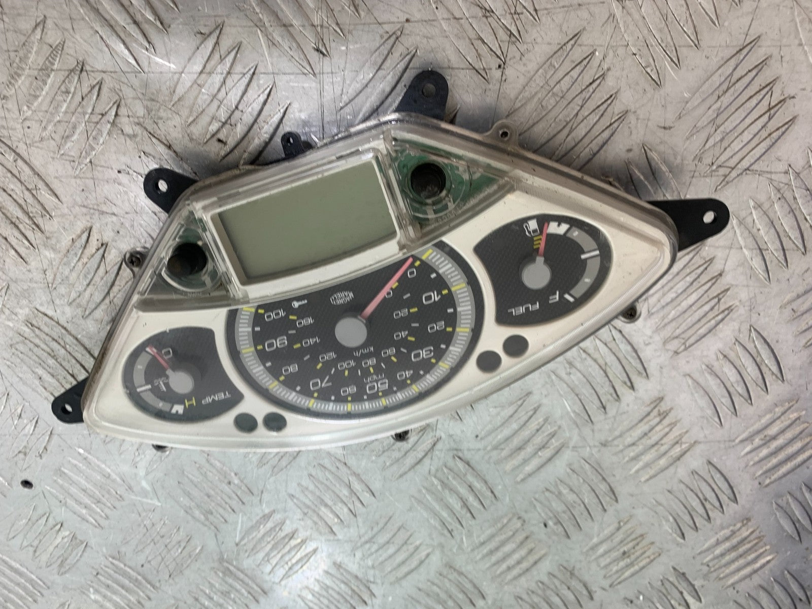 YAMAHA XMAX 250 XMAX 250 CLOCKS SPEEDO DASH   YEAR 2006-09 (CMB1201)