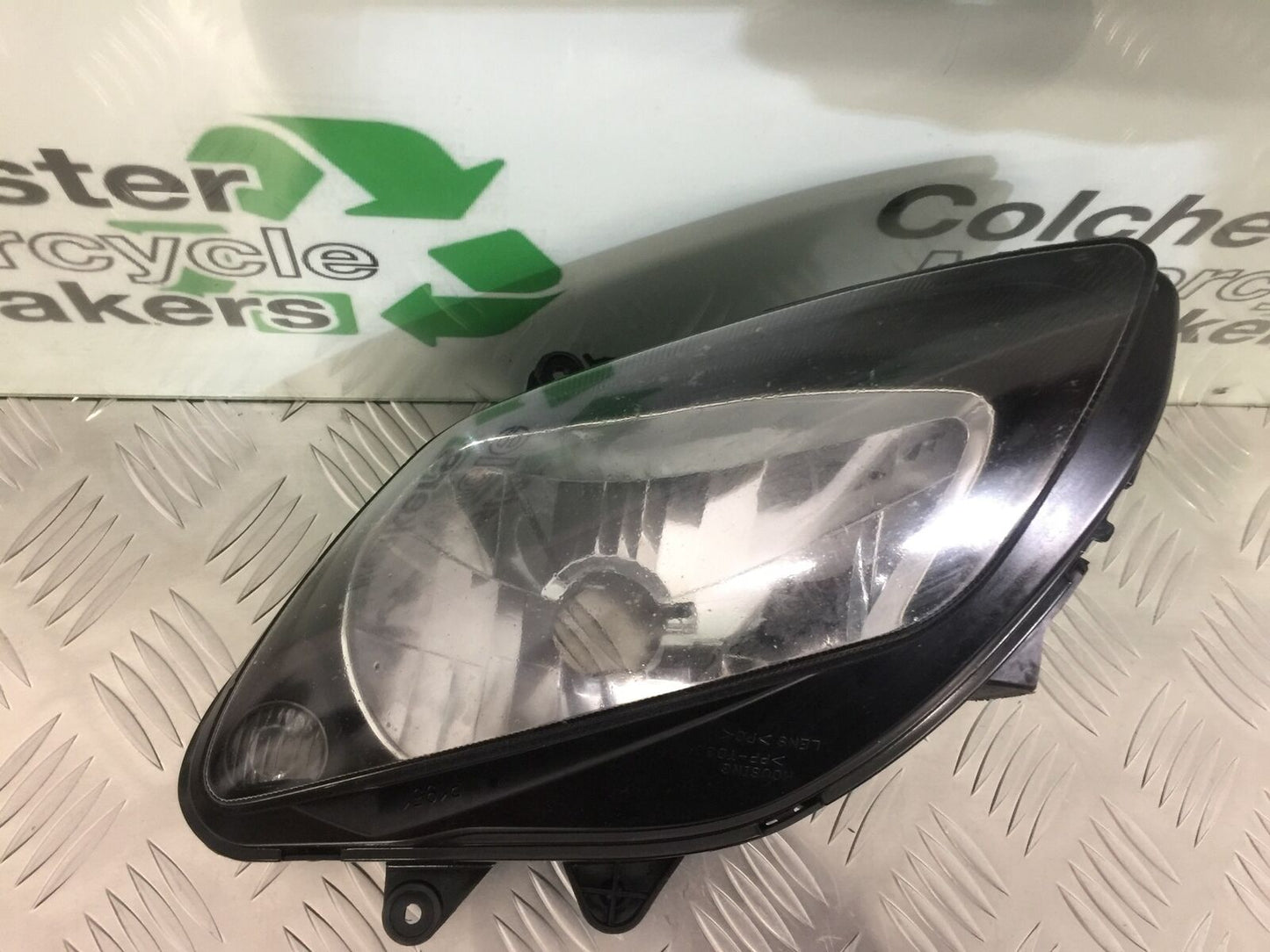 YAMAHA YZF R1 5PW LEFT HEADLIGHT   YEAR 2002-2003 (STOCK 929)