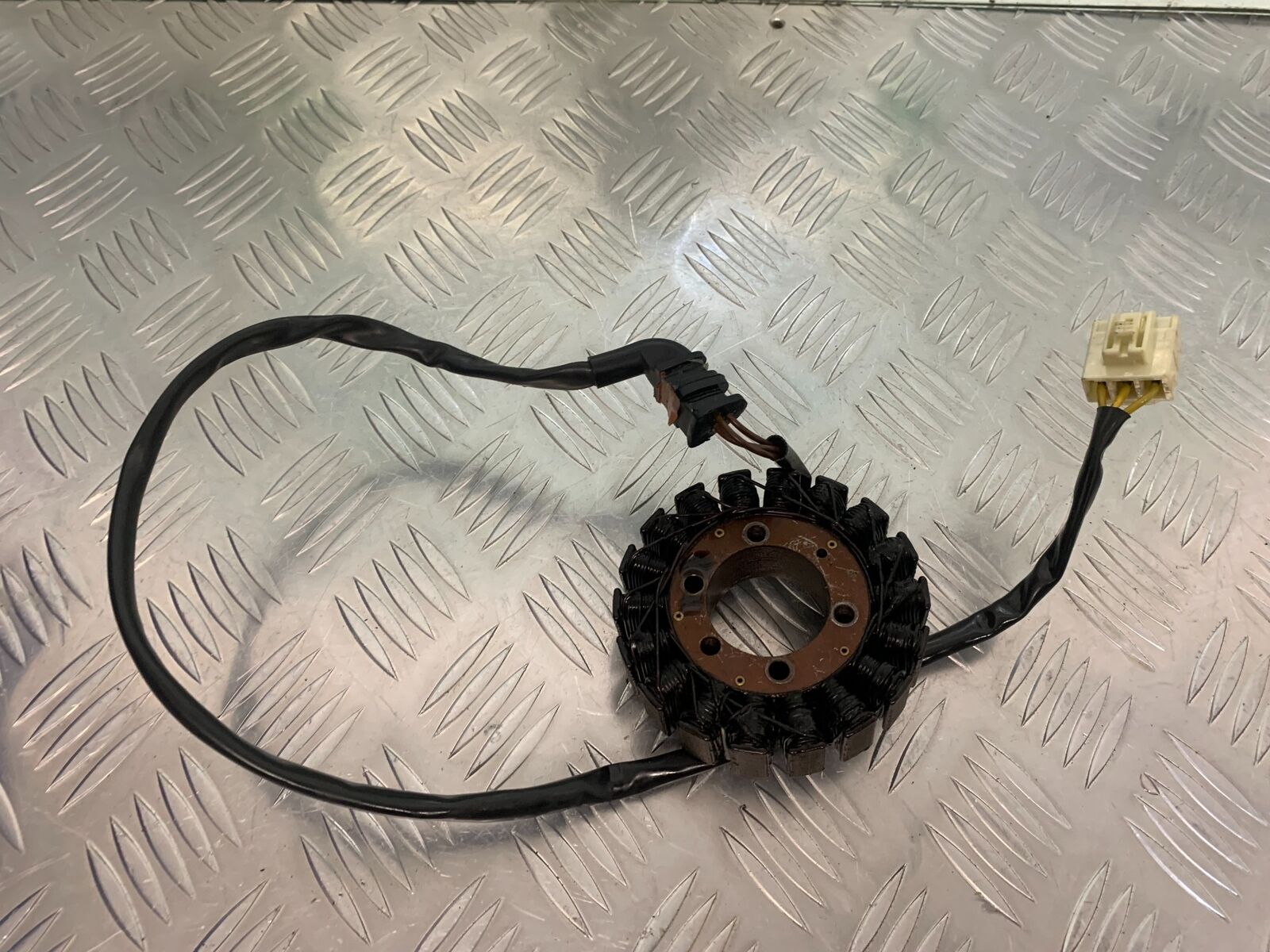 HONDA CBR1100 BLACKBIRD GENERATOR  YEAR 1999-05 (STOCK 961)