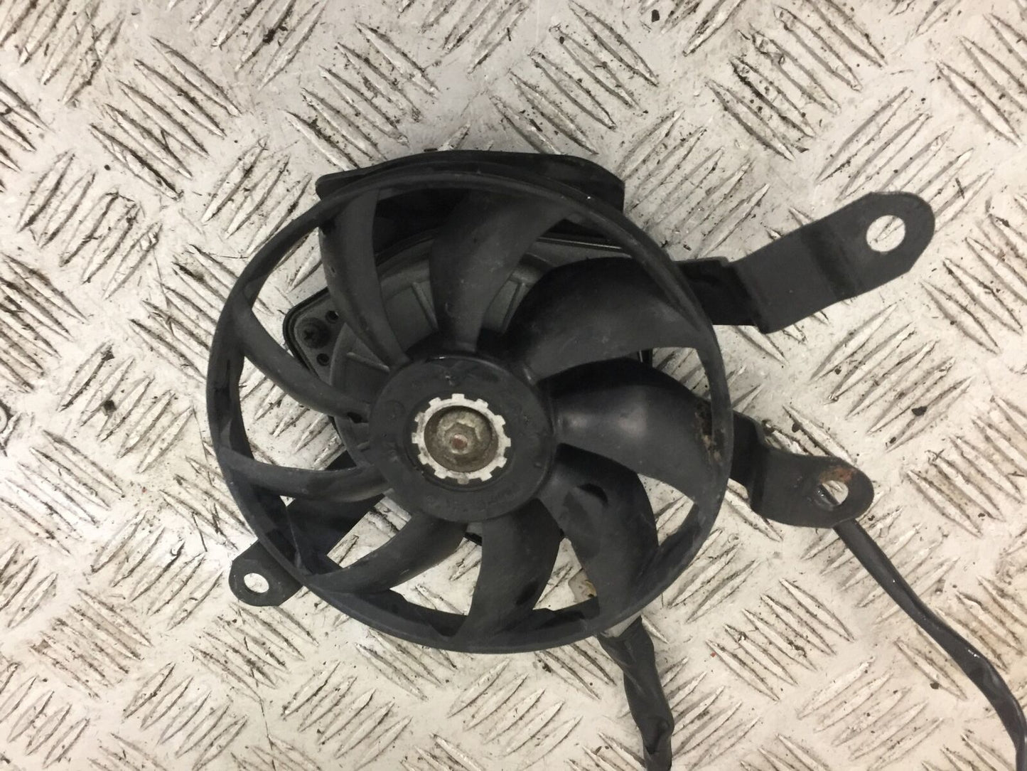 YAMAHA FZ1-N RADIATOR FAN   YEAR 2006-2012  (STOCK 787)