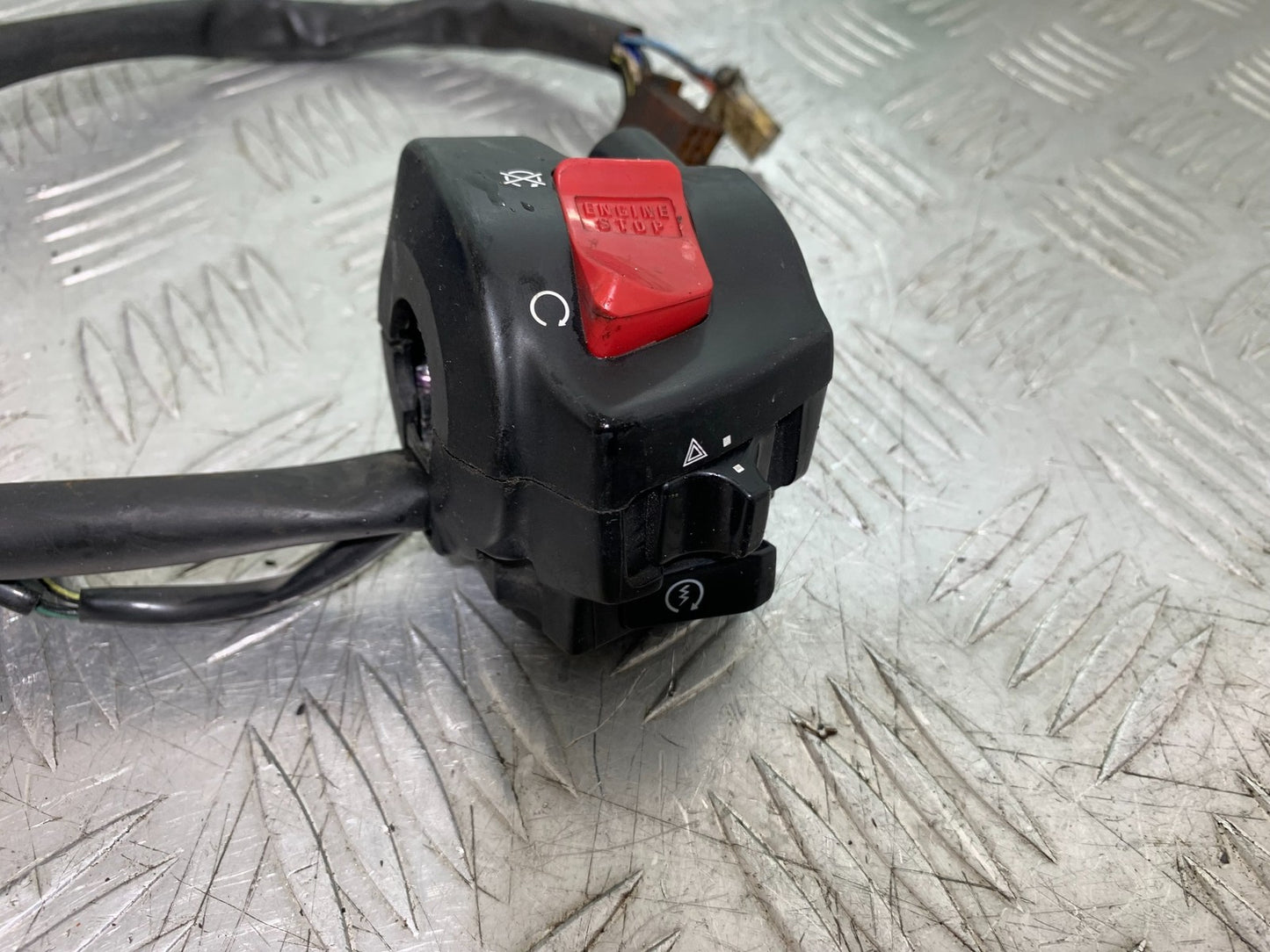 HONDA CBF600 CBF 600 RIGHT SWITCH GEAR  YEAR 2004 -07 (CMB1247)