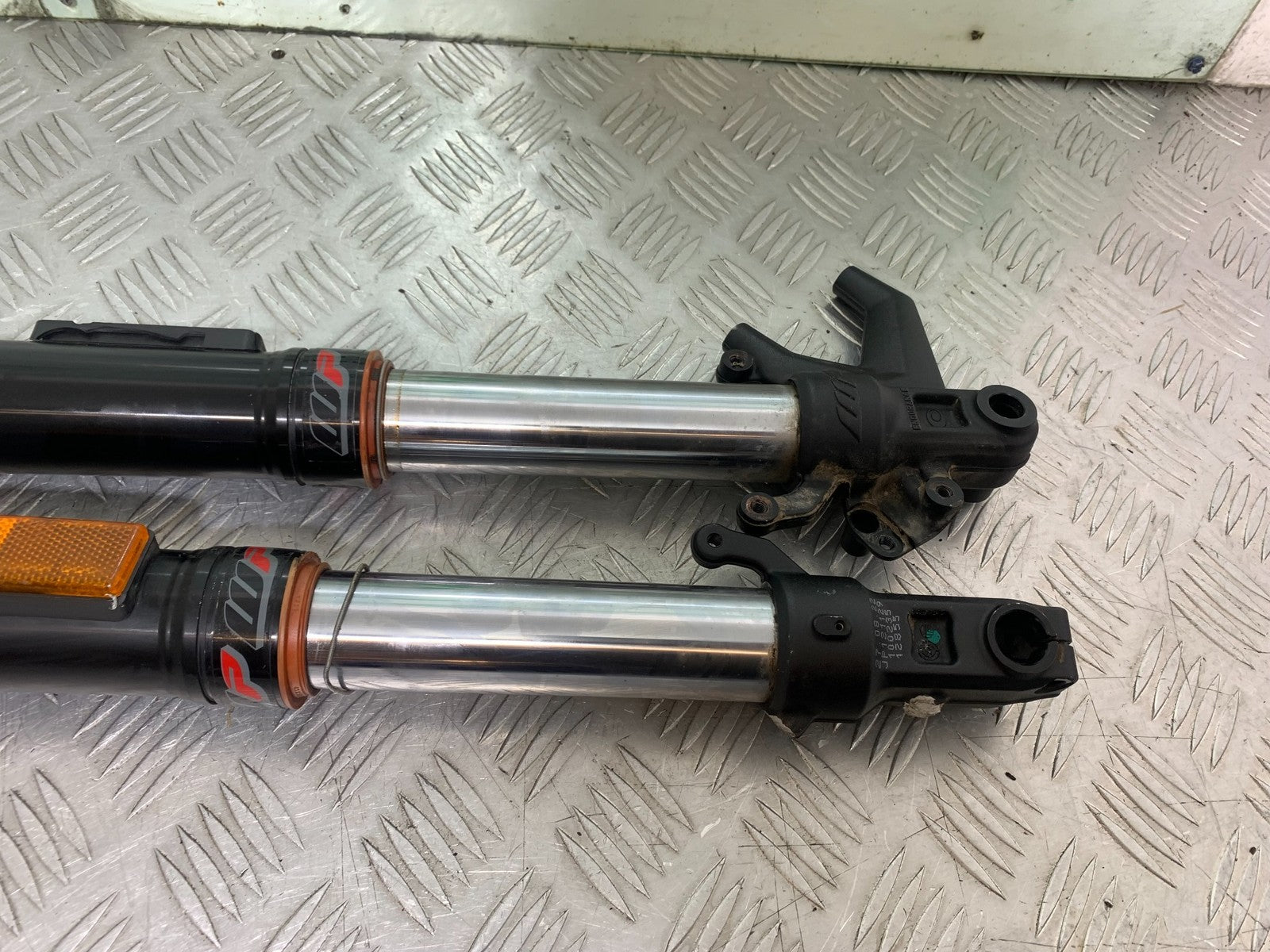 KTM 125 DUKE FORKS  YEAR 2018-2023 (CMB1185)