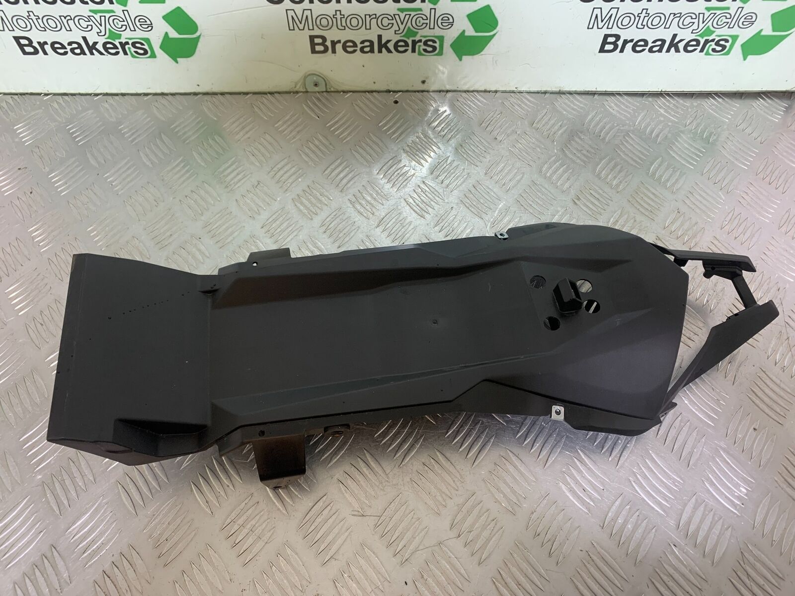 KAWASAKI NINJA 400 EX 400 UNDERTRAY  YEAR 2024 (CMB1075)