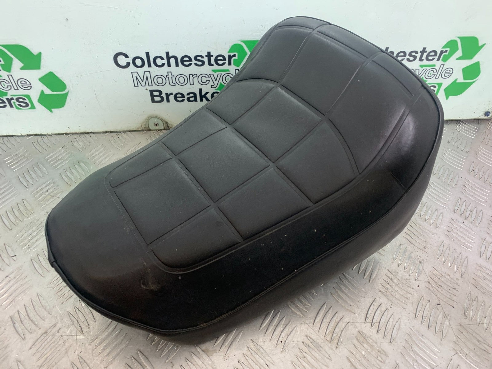 HONDA GL500 GL 500 SILVERWING FRONT SEAT  YEAR 1981-82  (CMB1168)