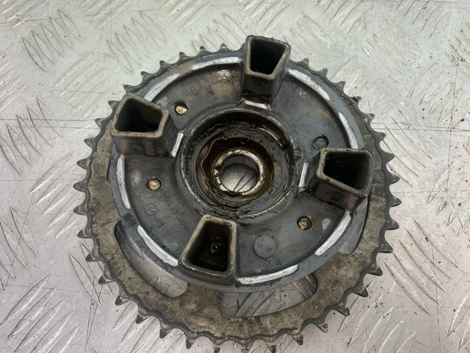 KAWASAKI ZX9R ZX9 C SPROCKET CARRIER  YEAR 1998-99 (CMB1213)