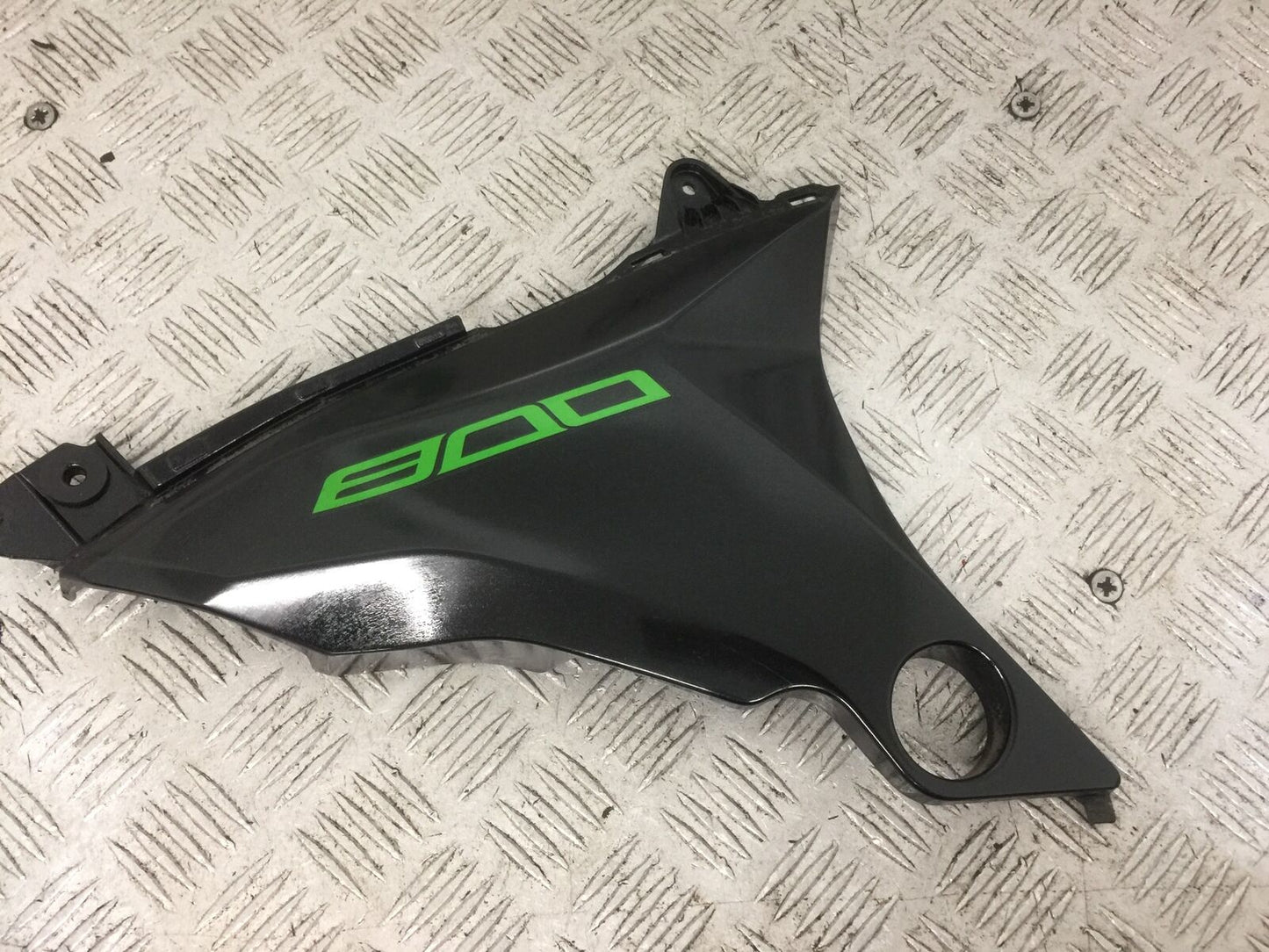 KAWASAKI Z800 Z 800 FRAME COVER  YEAR 2015  (STOCK 874)