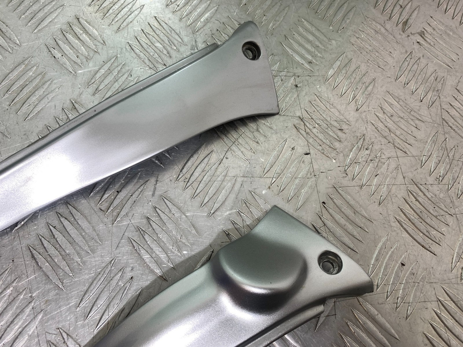 APRILIA RSV1000 RSV 1000 MILLE LEFT AND RIGHT SIDE INFILLS  1998- 2003 (CMB1184)