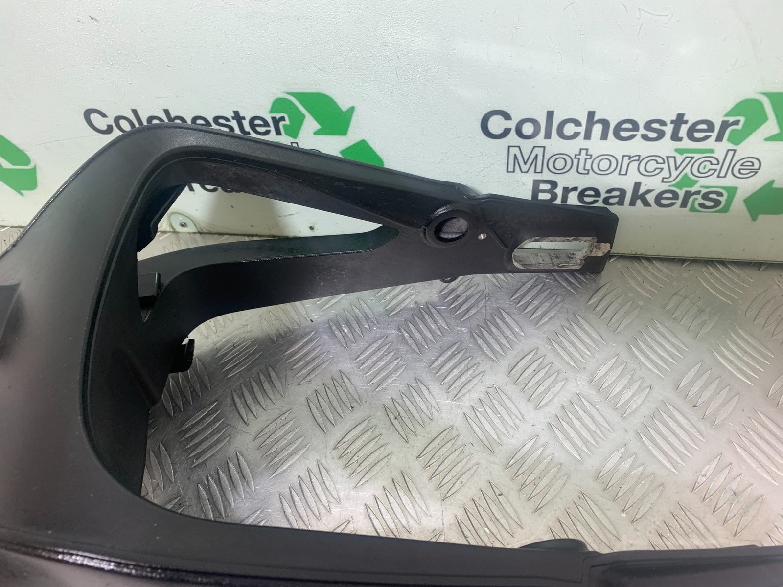 BMW M1000 R SWINGARM  YEAR 2023-2024 (CMB1140)