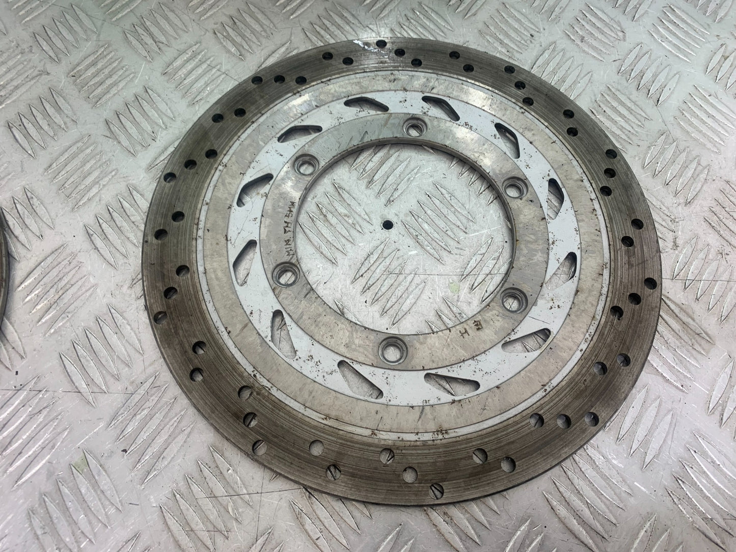HONDA VTX1300 S-6 FRONT BRAKE DISC  YEAR 2004-09 (CMB1159)