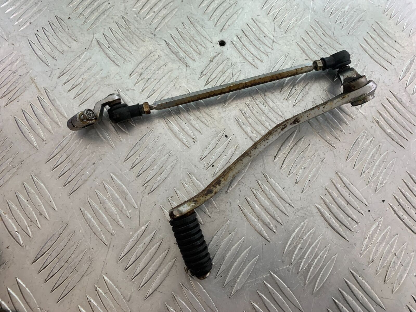 SUZUKI VS1400 VS 1400 INTRUDER GEAR LEVER  YEAR 1988 (CMB1077)