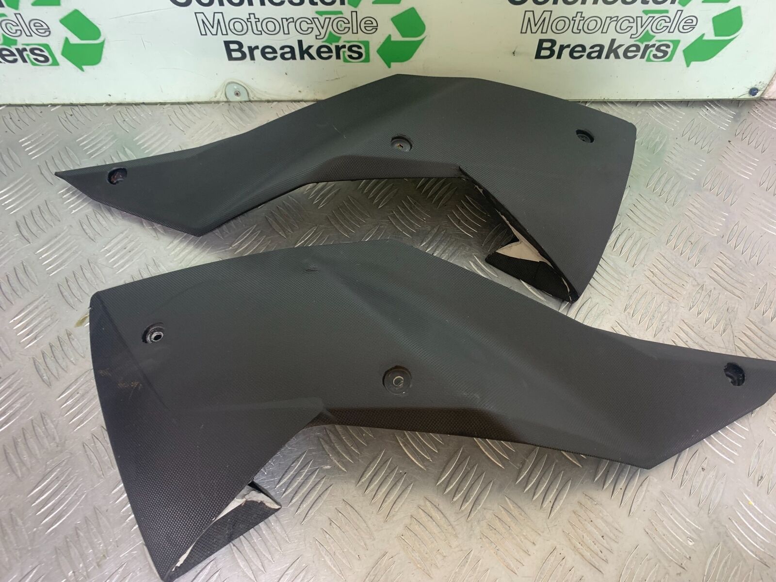 KTM 990 SUPERMOTO T LEFT AND RIGHT TANK PANELS  YEAR 2010-2011  (CMB1127)