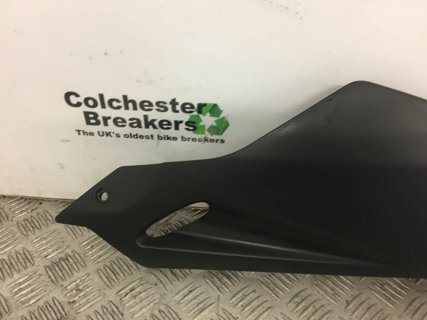 HONDA CBR125 CBR 125 RIGHT BELLY PAN YEAR 2011-2014