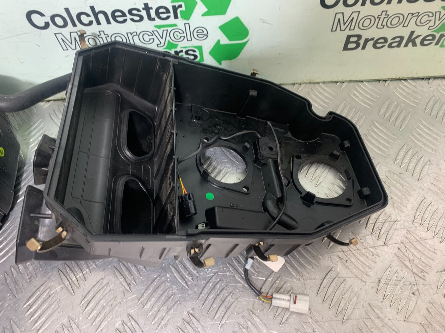 KTM 1290 SUPER DUKE R AIRBOX  YEAR 2020-2024 (CMB1272)