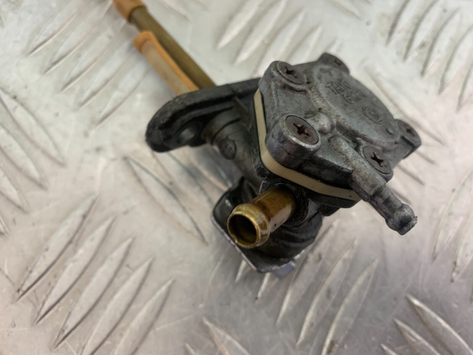 KAWASAKI Z750 ZR750 ZR-7S PETROL TAP   YEAR 1999-05 (CMB1135)