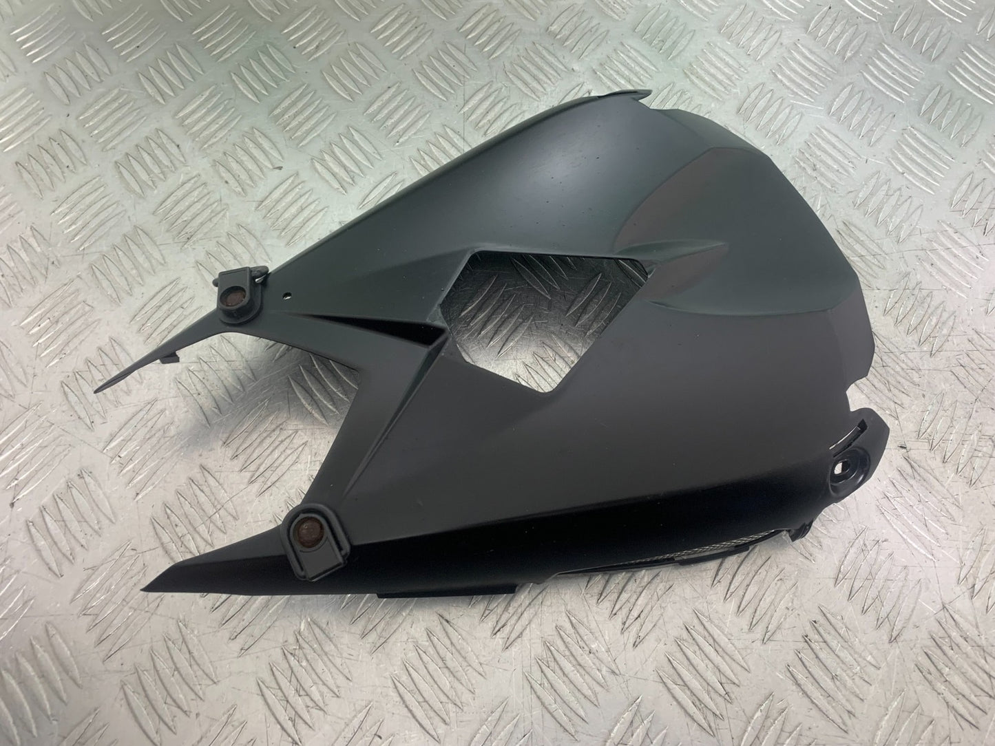 TRIUMPH 675 STREET TRIPLE RX UNDERTRAY   2015- 2017 (CMB1299)