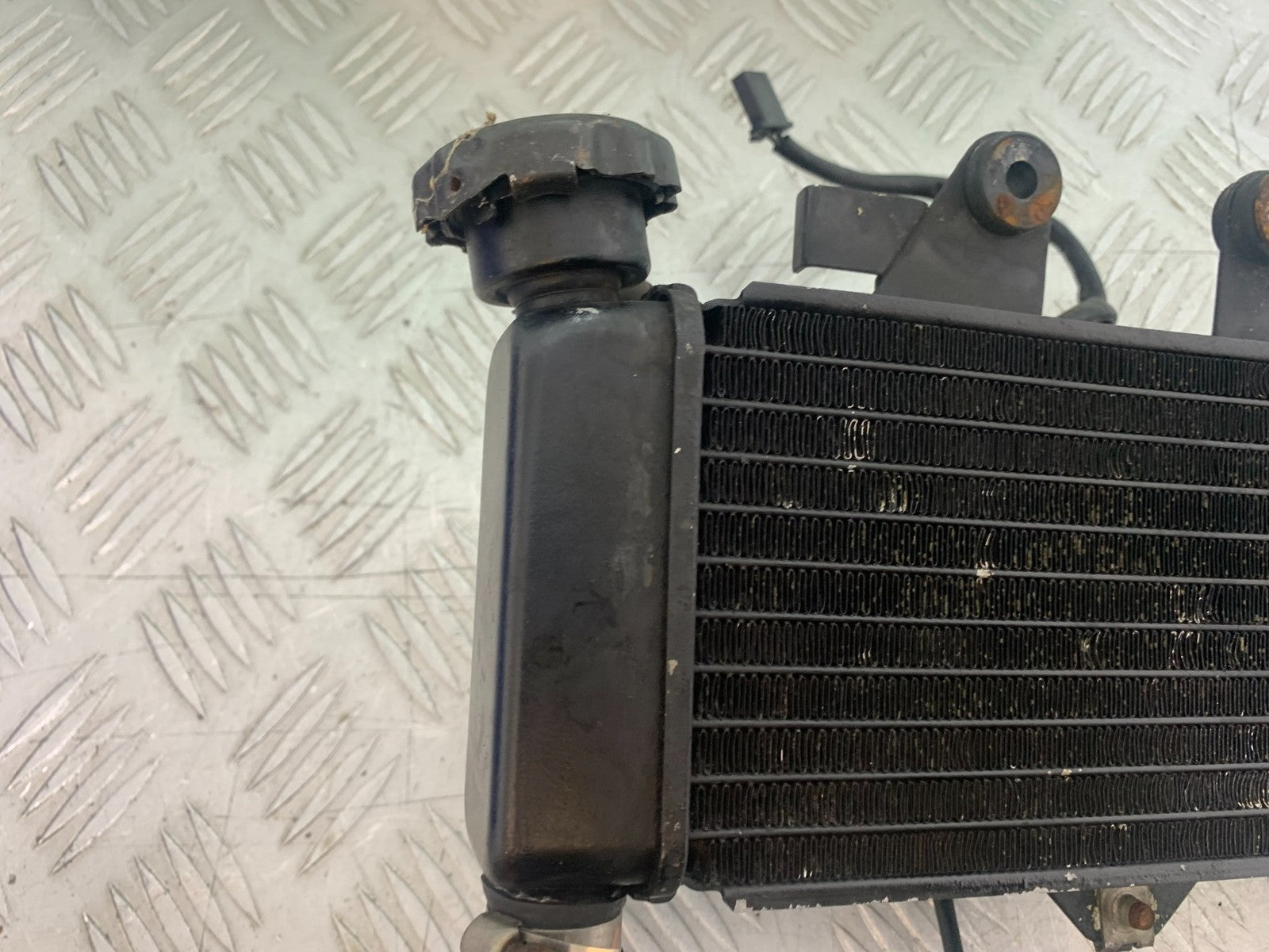 HONDA XL125 VARADERO RADIATOR   YEAR 2001-2006  (CMB1210)