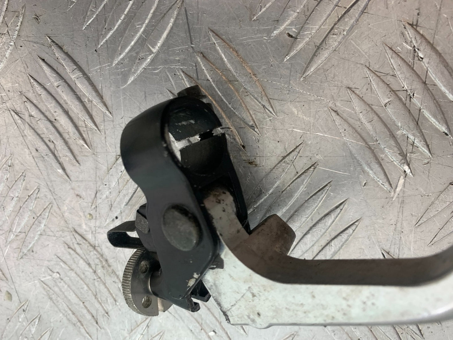 YAMAHA YZF R1 4XV CLUTCH LEVER AND BRACKET  YEAR 1998-99 (CMB1291)