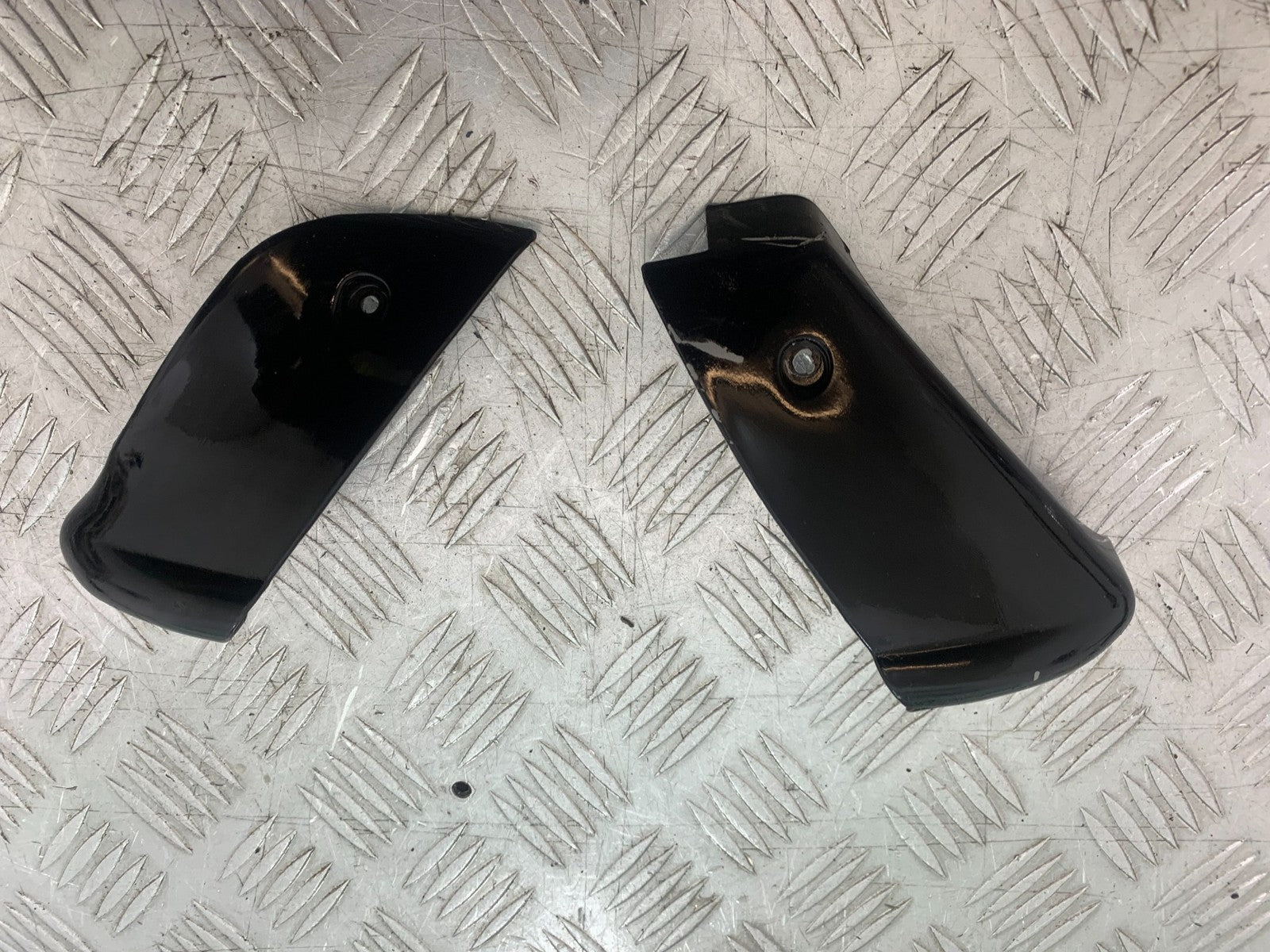 PIAGGIO VESPA GTS 125 LEFT & RIGHT INFILLS  YEAR 2009-14  (CMB1261)
