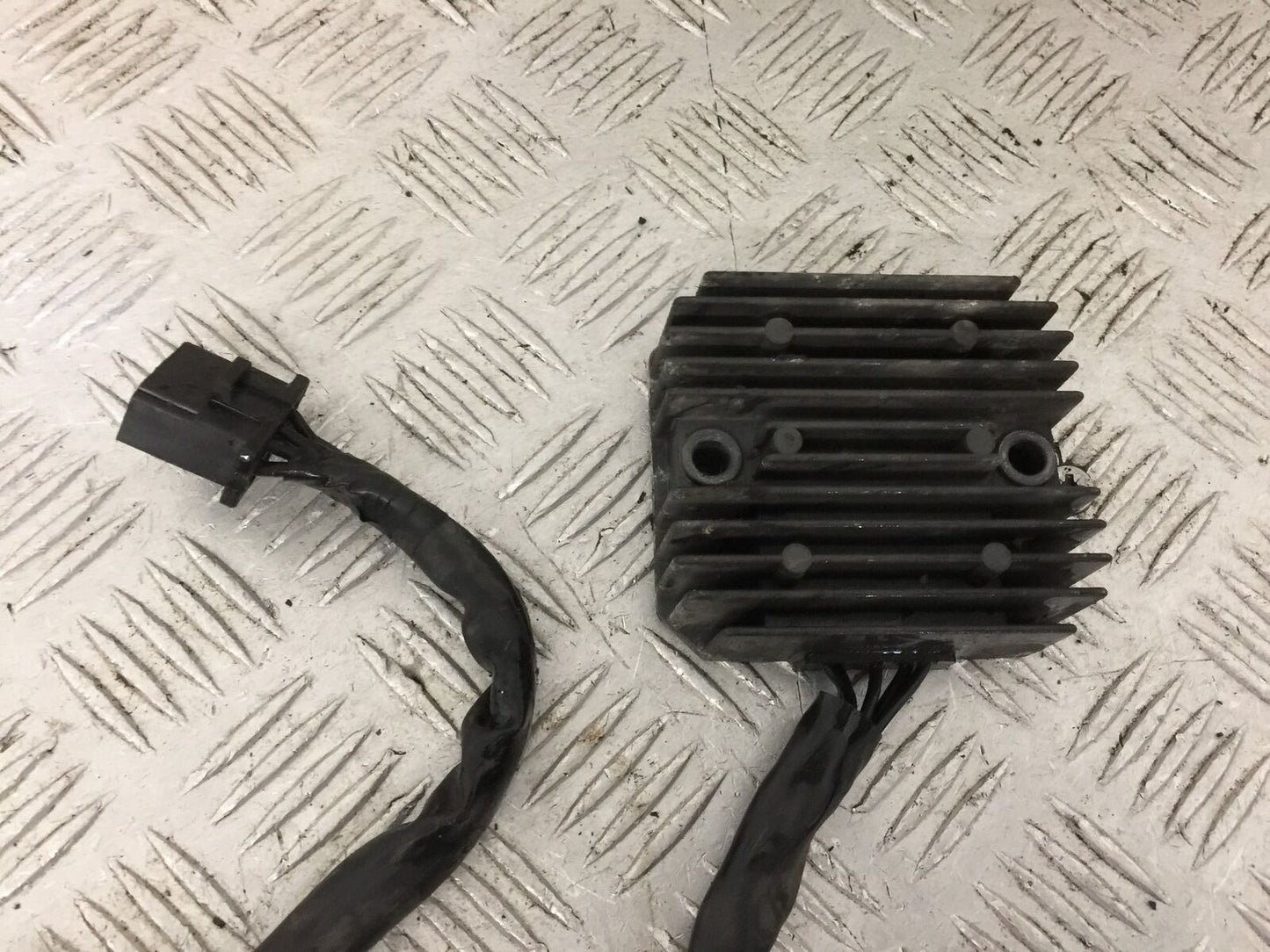 HONDA CBR125 CBR 125 REGULATOR    YEAR 2007-10 (STOCK 884)