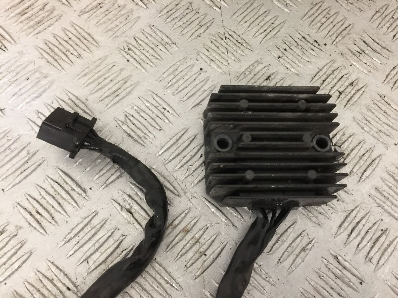 HONDA CBR125 CBR 125 REGULATOR    YEAR 2007-10 (STOCK 884)