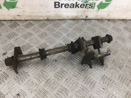 KAWASAKI Z750 Z 750 REAR WHEEL SPINDLE YEAR 2004-2006  (STOCK 871)