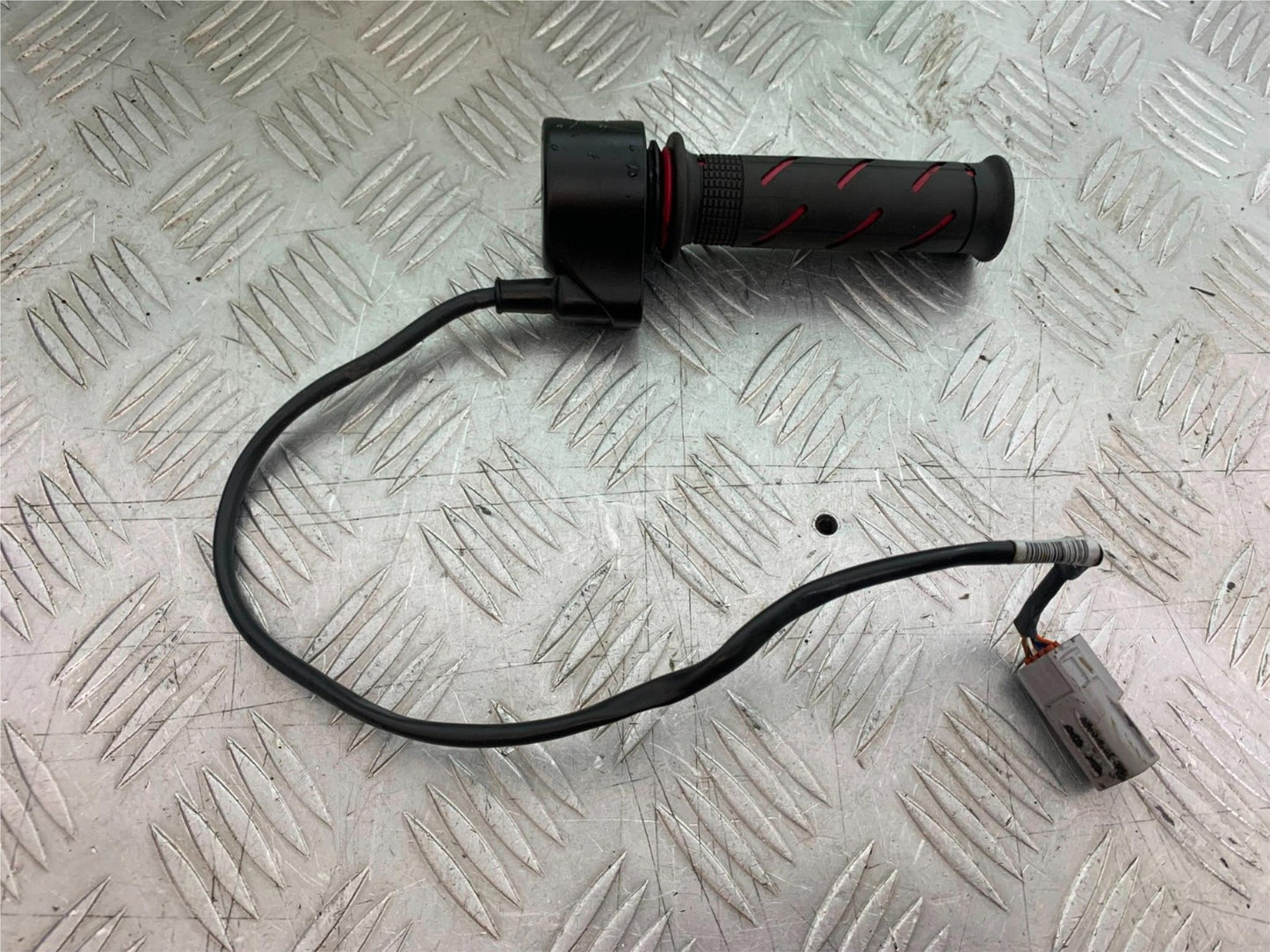 MV AGUSTA 800 F3 THROTTLE AND GRIP  YEAR 2017-2019 (CMB1227)