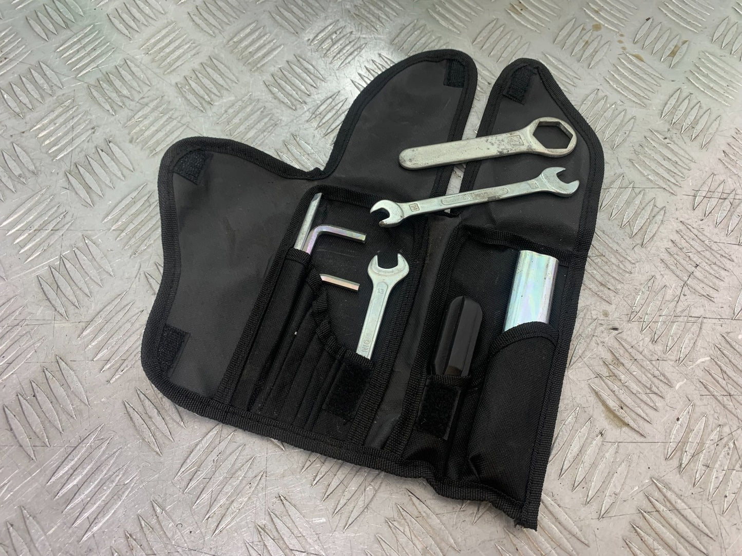 TRIUMPH TIGER 800 XRT TOOL KIT   2018-2020 (CMB1193)