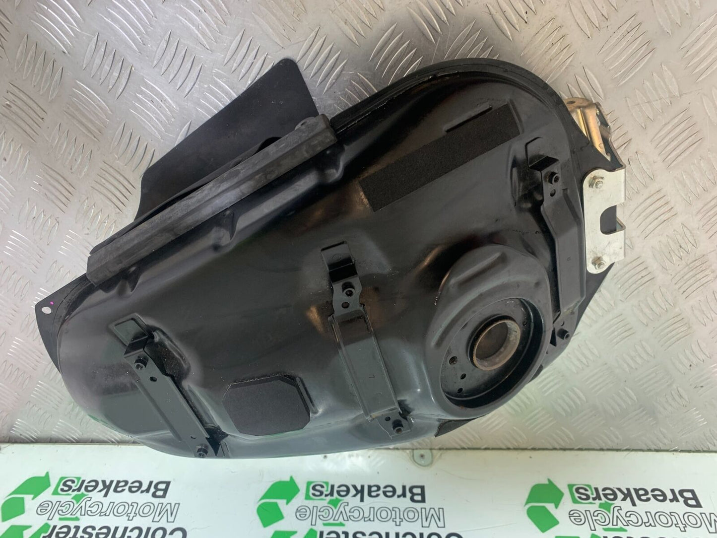YAMAHA XSR900 XSR 900 PETROL TANK  YEAR 2021-2022 (CMB1073)