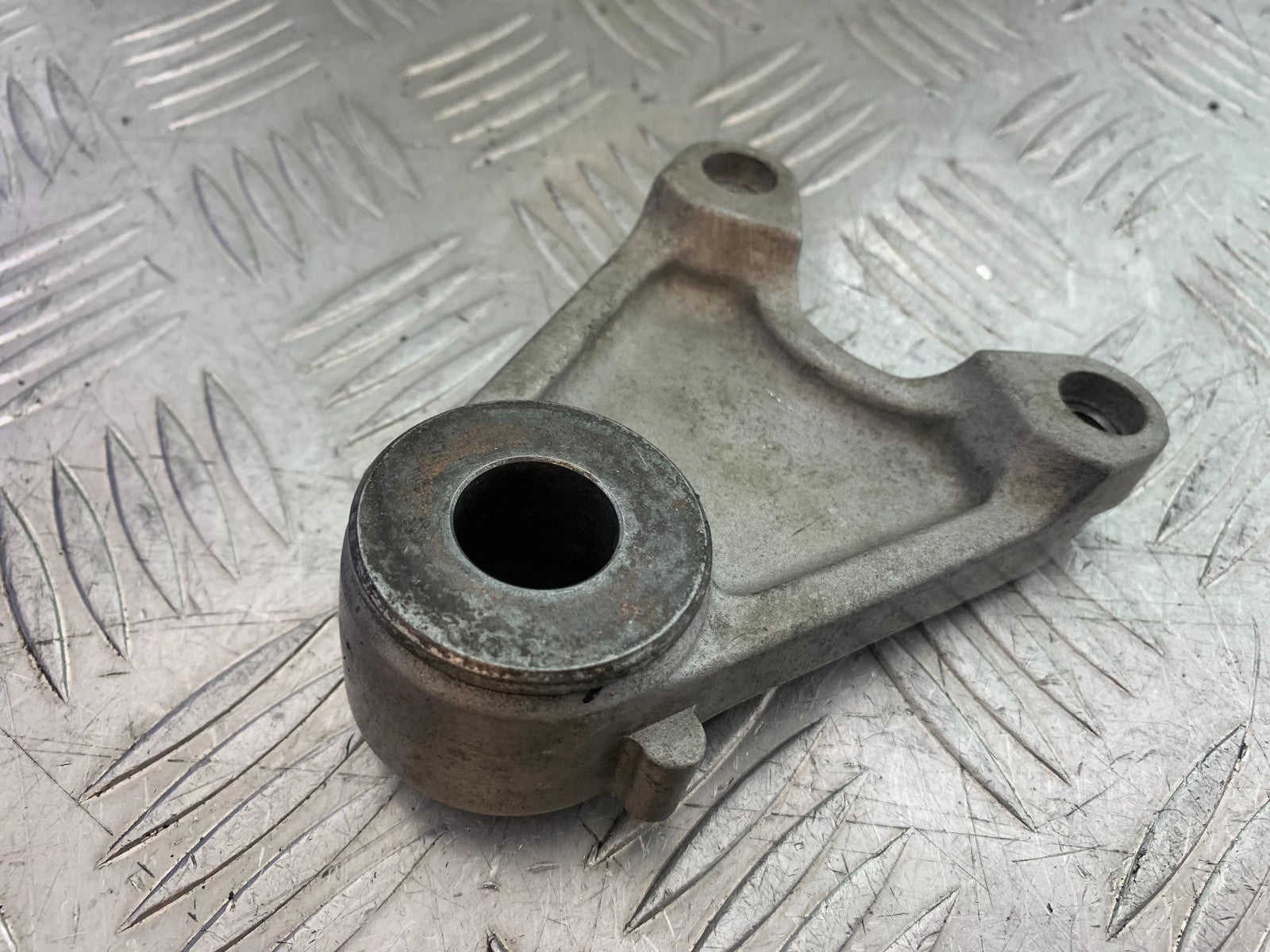 KAWASAKI ZZR1100 D REAR CALIPER BRACKET   YEAR 1993-2001 (CMB1289)