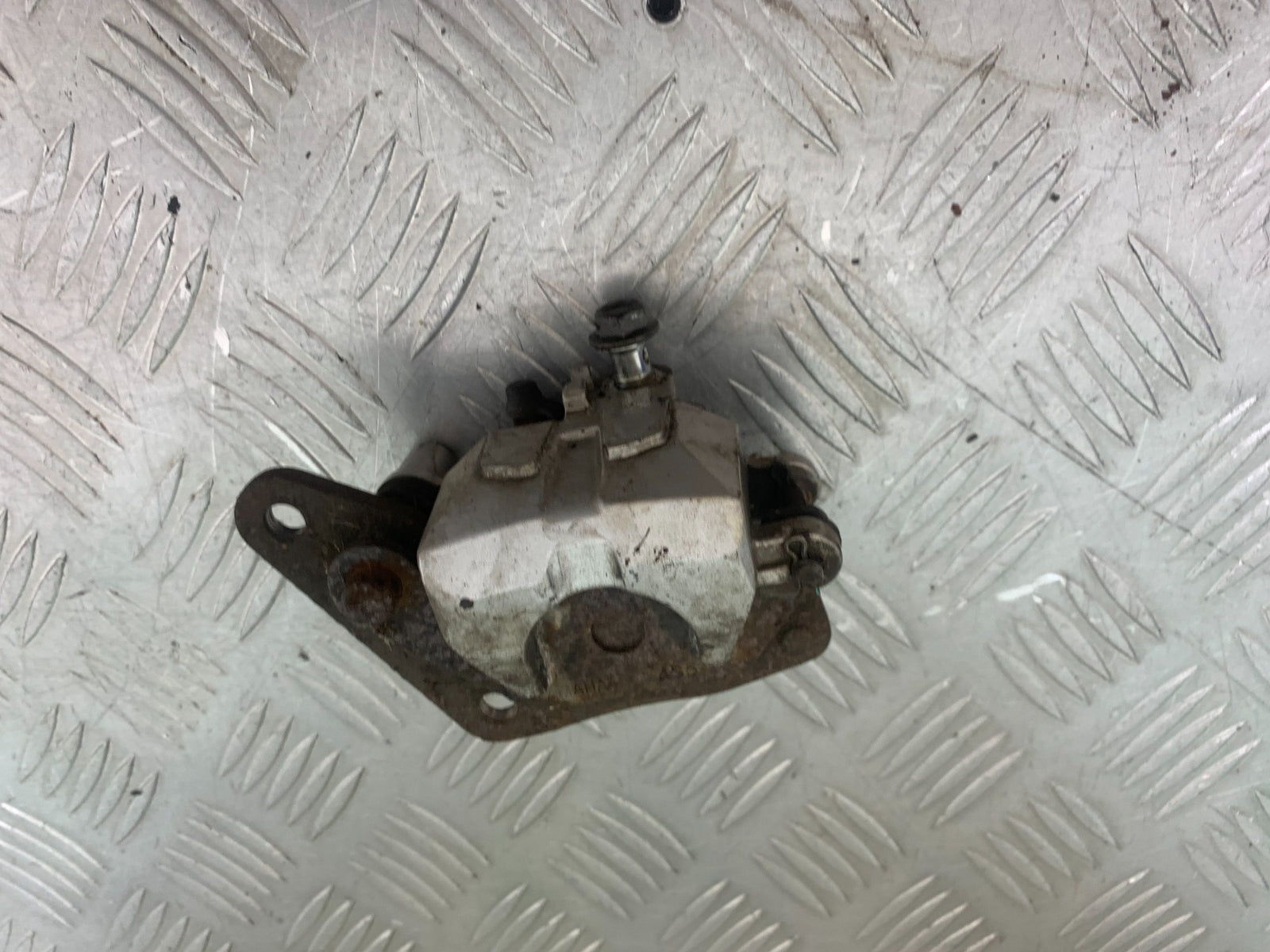 YAMAHA YBR125 YBR 125 FRONT BRAKE CALIPER  YEAR 2010-2017 (CMB1163)