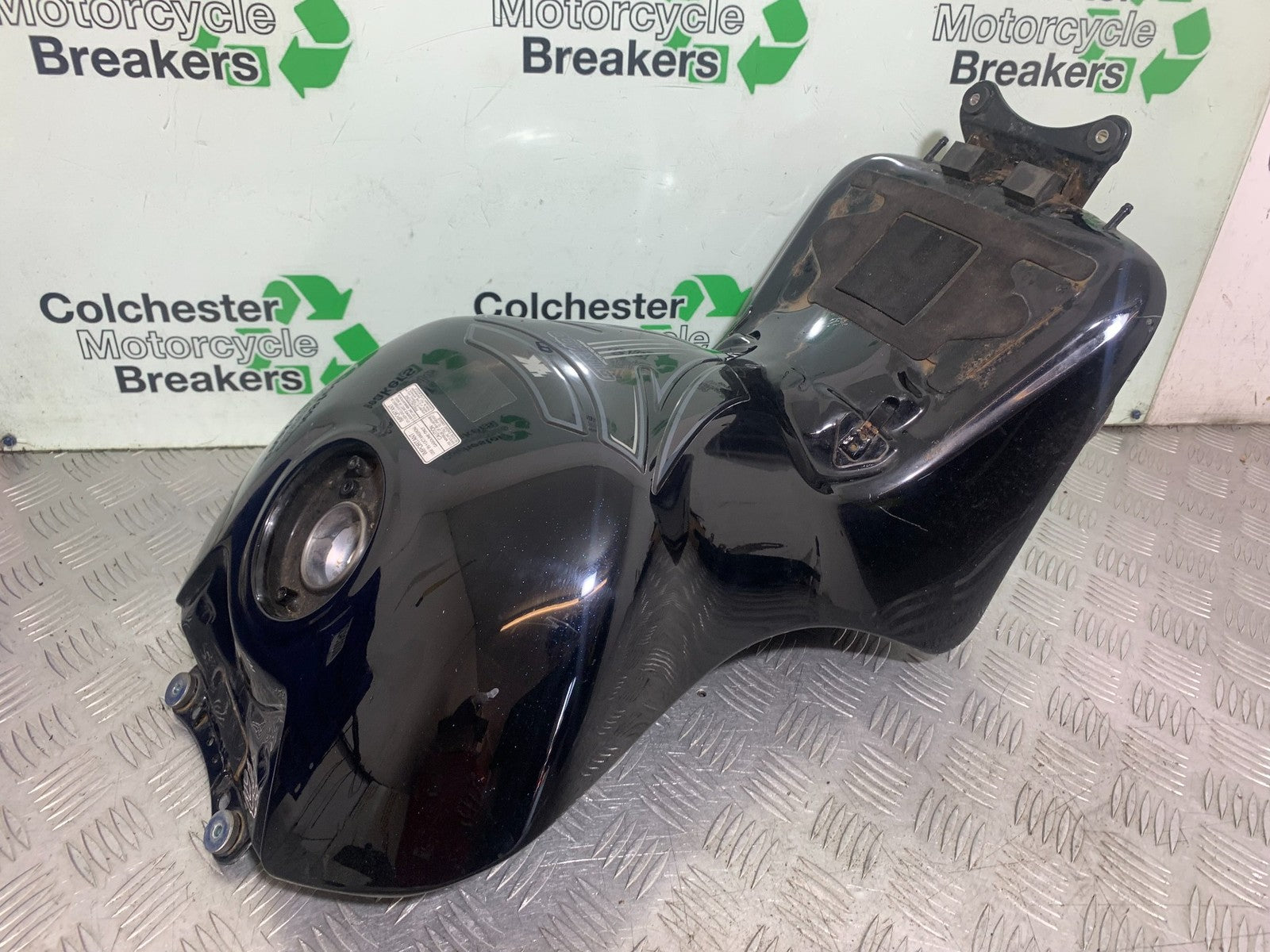 KAWASAKI GTR1400 GTR 1400 PETROL TANK YEAR 2007-09(CMB1174)