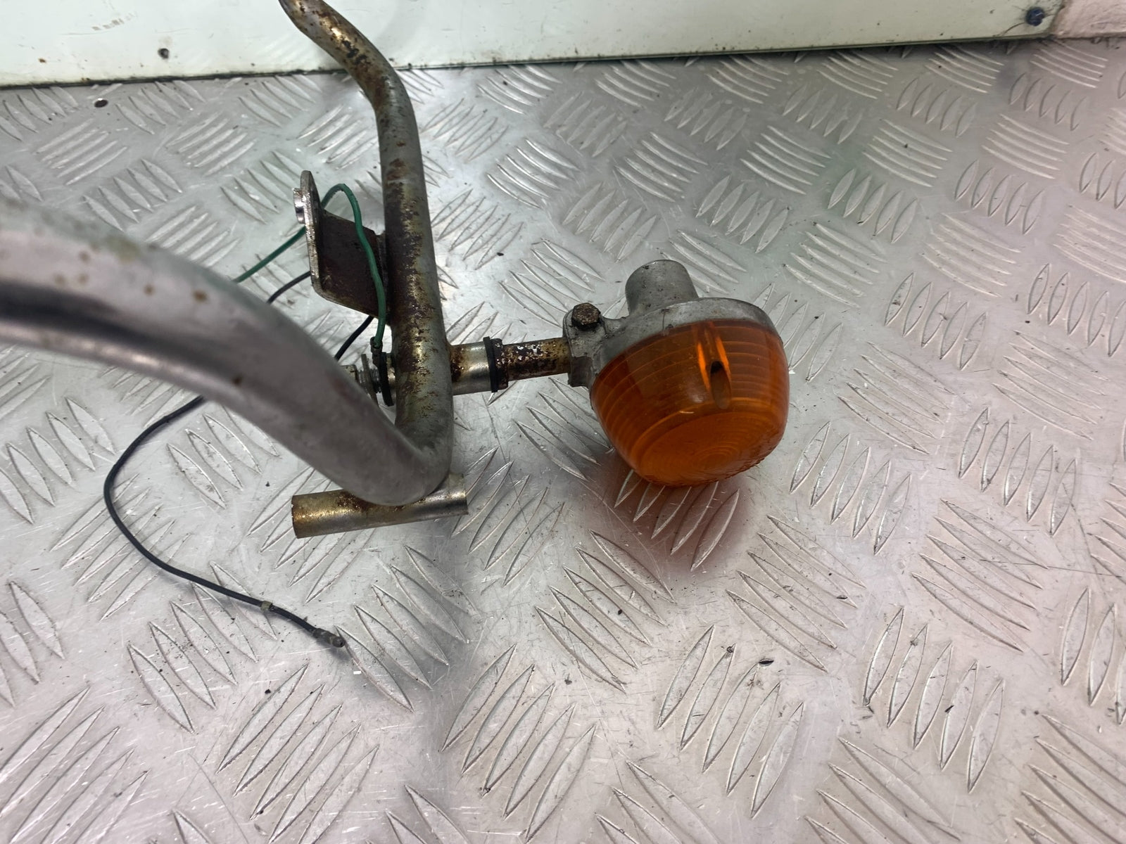 HONDA CX500 CX 500 GRAB RAIL AND INDICATORS  YEAR 1978 1981 (CMB1137)