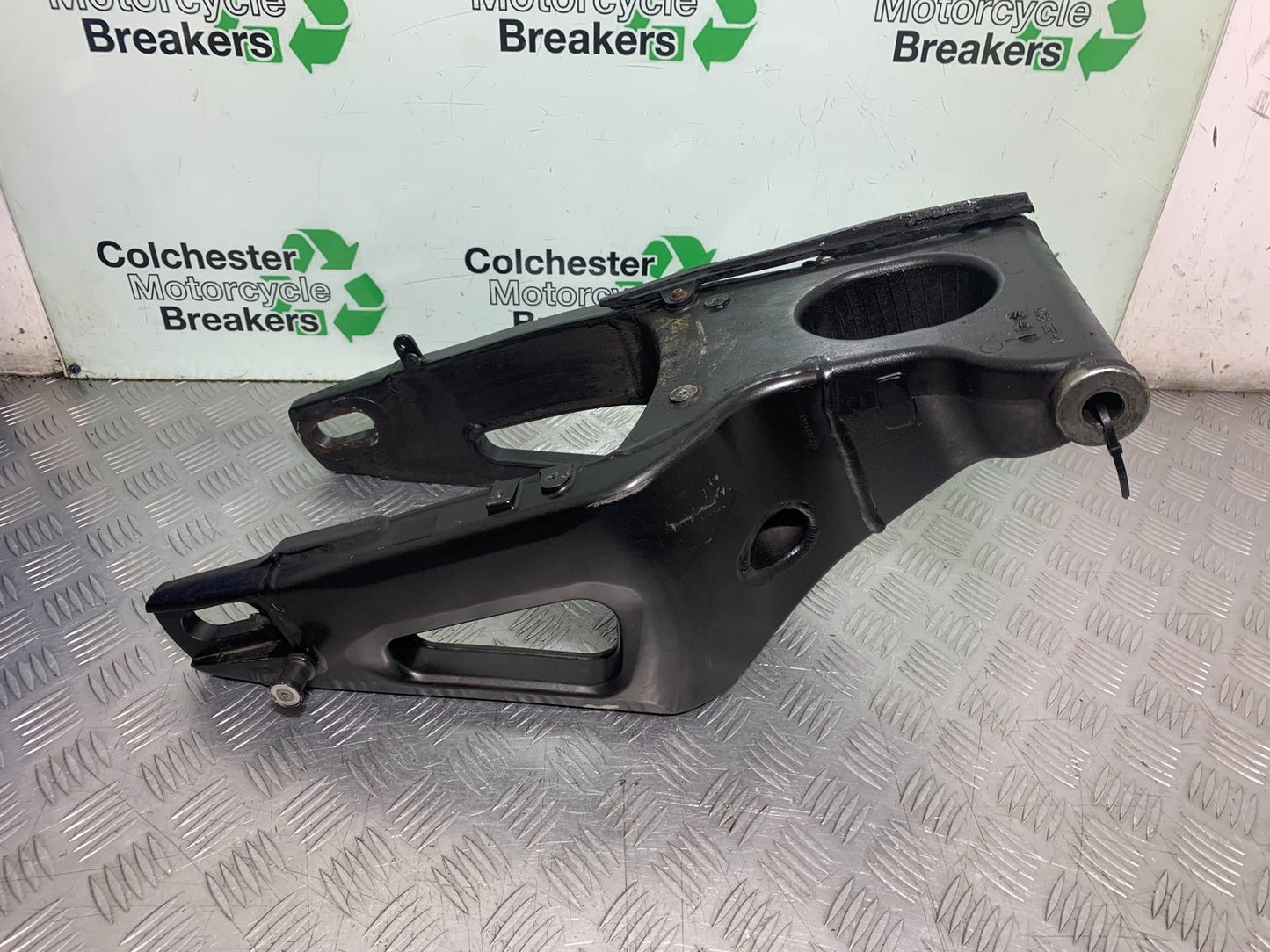 YAMAHA YZF R1 4C8 SWINGARM YEAR 2007-2008 (CMB1237)