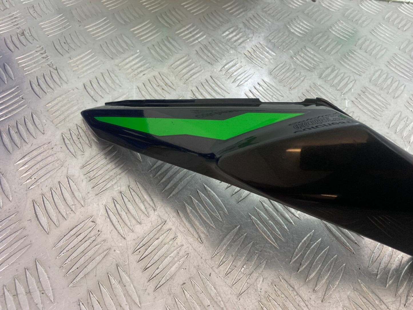 KAWASAKI Z650 ER650 KNFAN RIGHT SEAT PANEL  YEAR 2022-2024 (CMB1112)
