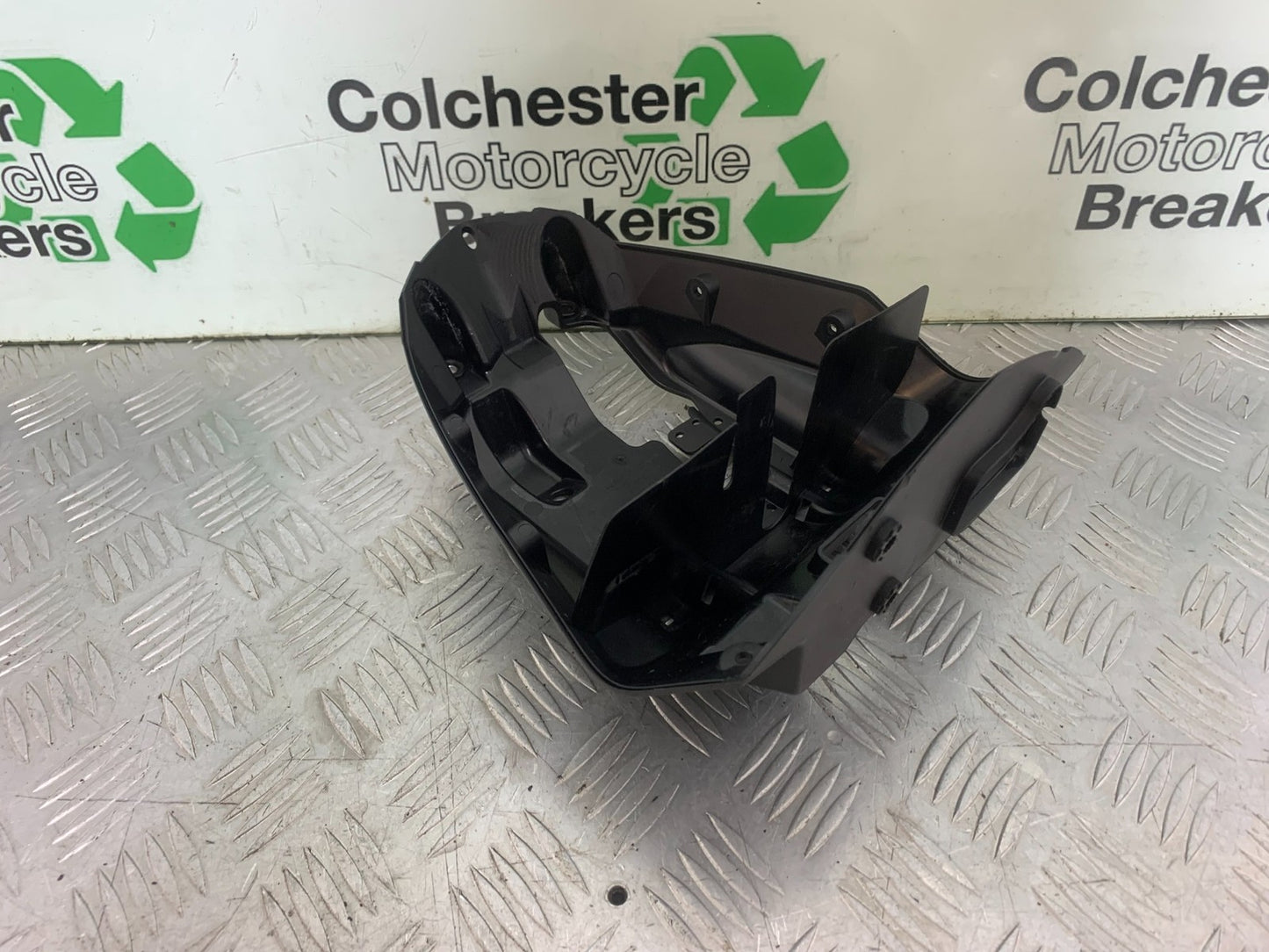 KTM 690 DUKE R LC4 HEADLIGHT BACKING INFILL YEAR 2012-2015  (CMB1180)
