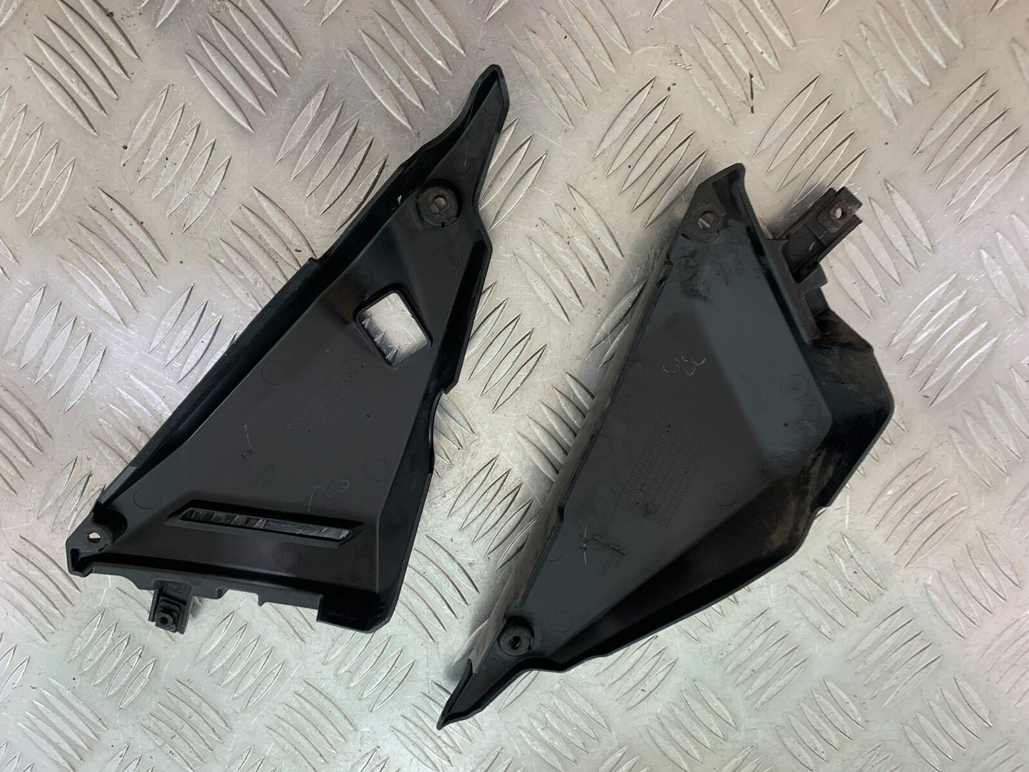 KAWASAKI NINJA 650 LEFT AND RIGHT INFILL PANELS  YEAR 2017-2019 (CMB1018)