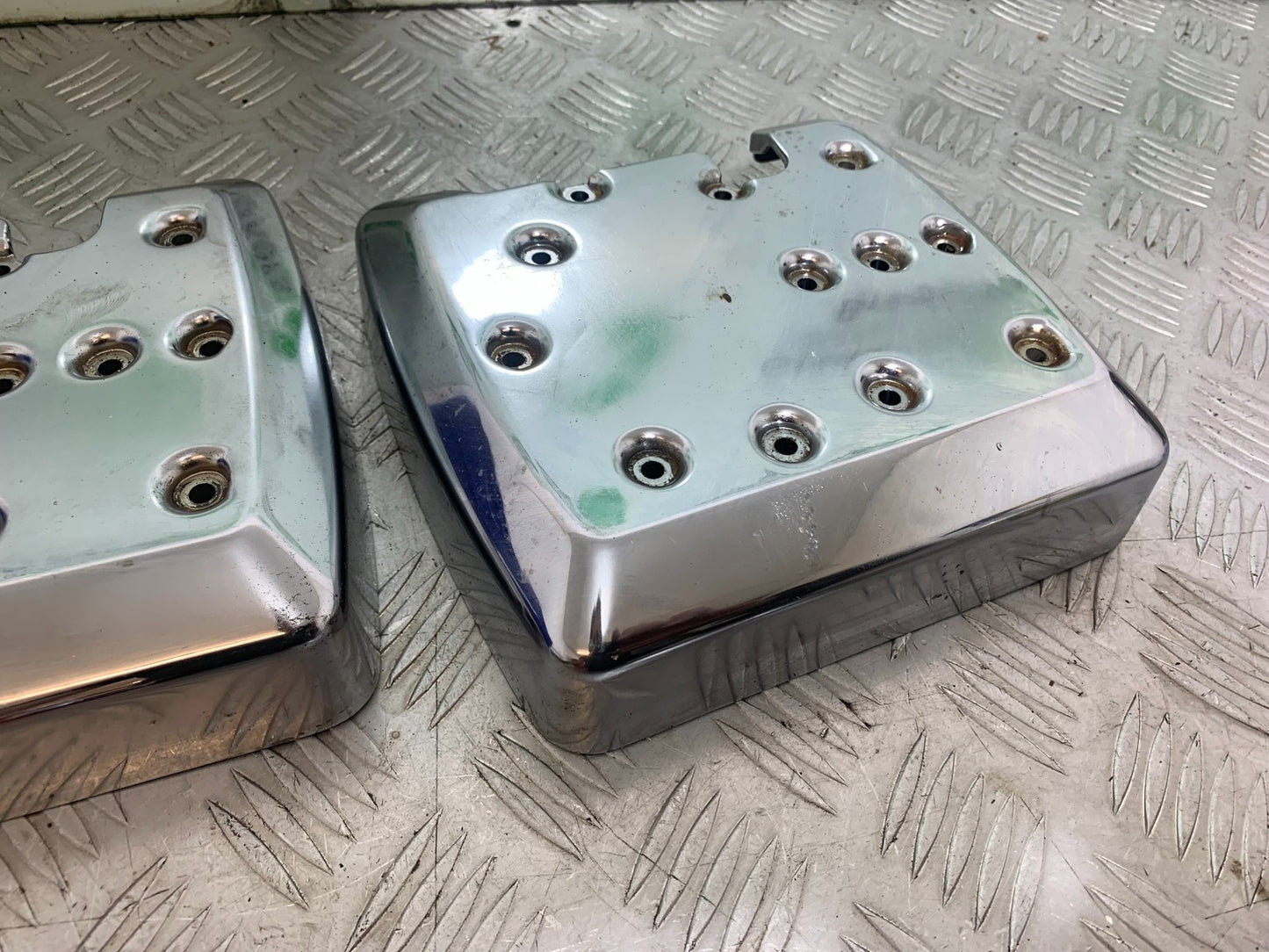 KAWASAKI VN1500 CLASSIC ROCKER COVERS  YEAR 1999 -2006 (CMB1166)