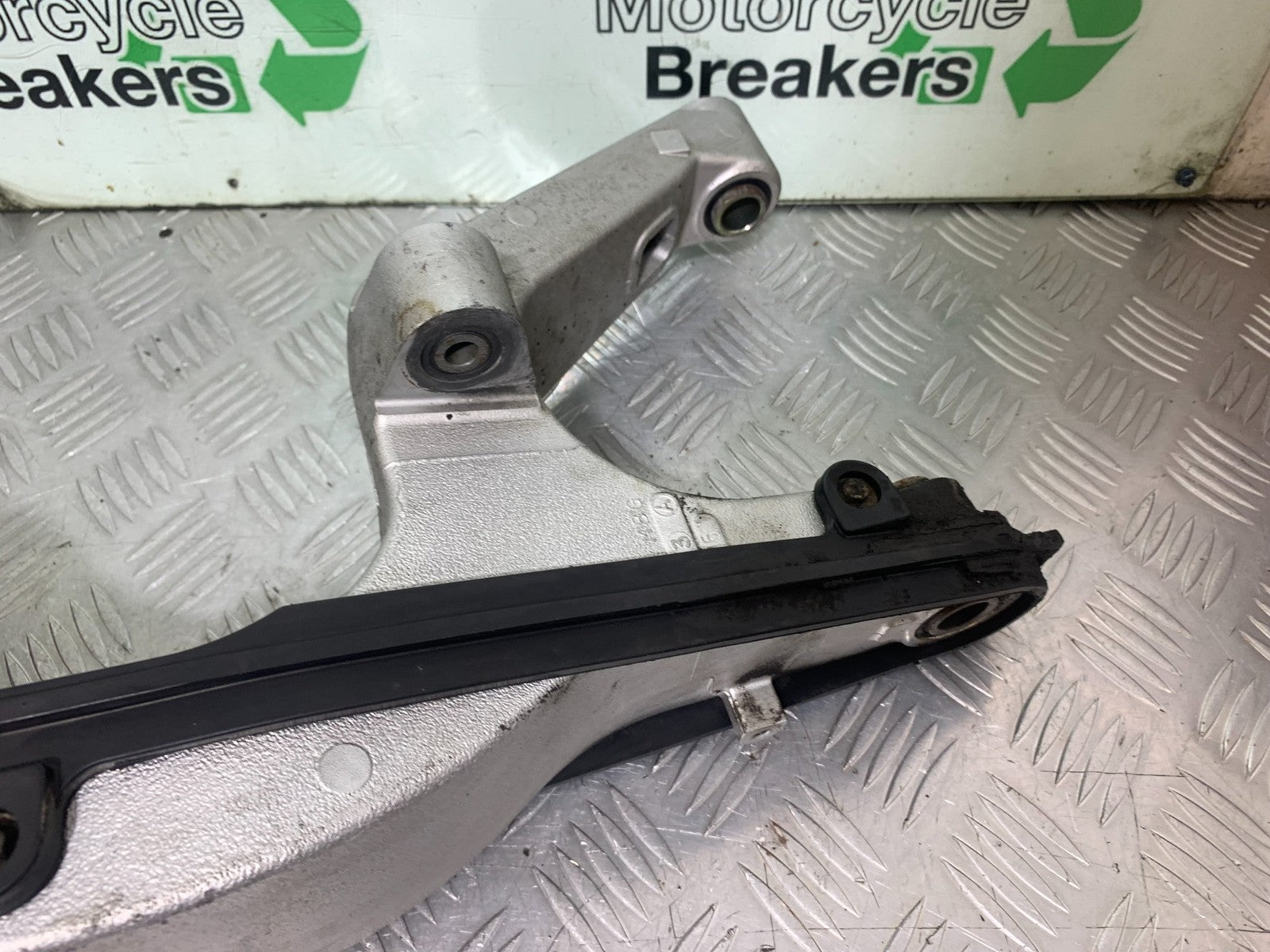 HONDA VFR800 PRE V-TEC SWINGARM  YEAR 1998-2001 (CMB1233)