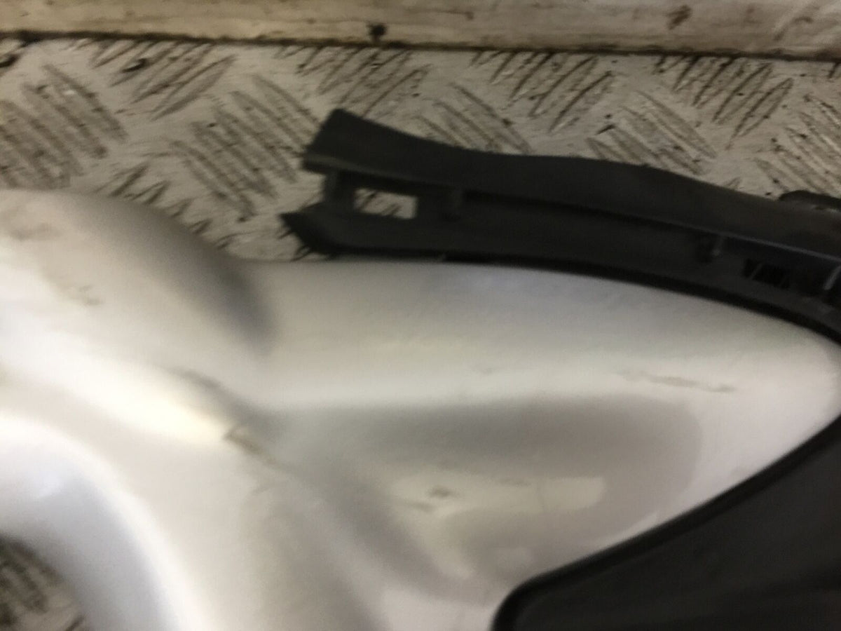 SUZUKI SFV650 SFV 650 GLADIUS RIGHT SEAT PANEL  2009-15 (STOCK 734)