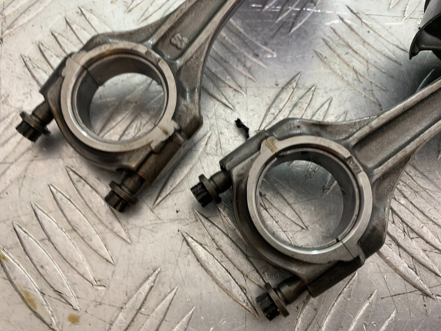 MV AGUSTA 675 F3 2 X CON RODS AND PISTONS  YEAR 2012-2016 (CMB1302)