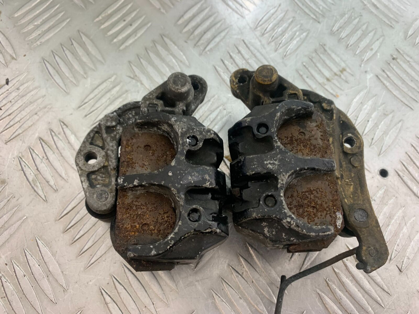 HONDA CBR600 CBR 600 F2 FRONT BRAKE CALIPERS  YEAR 1991-1993 (CMB1114)