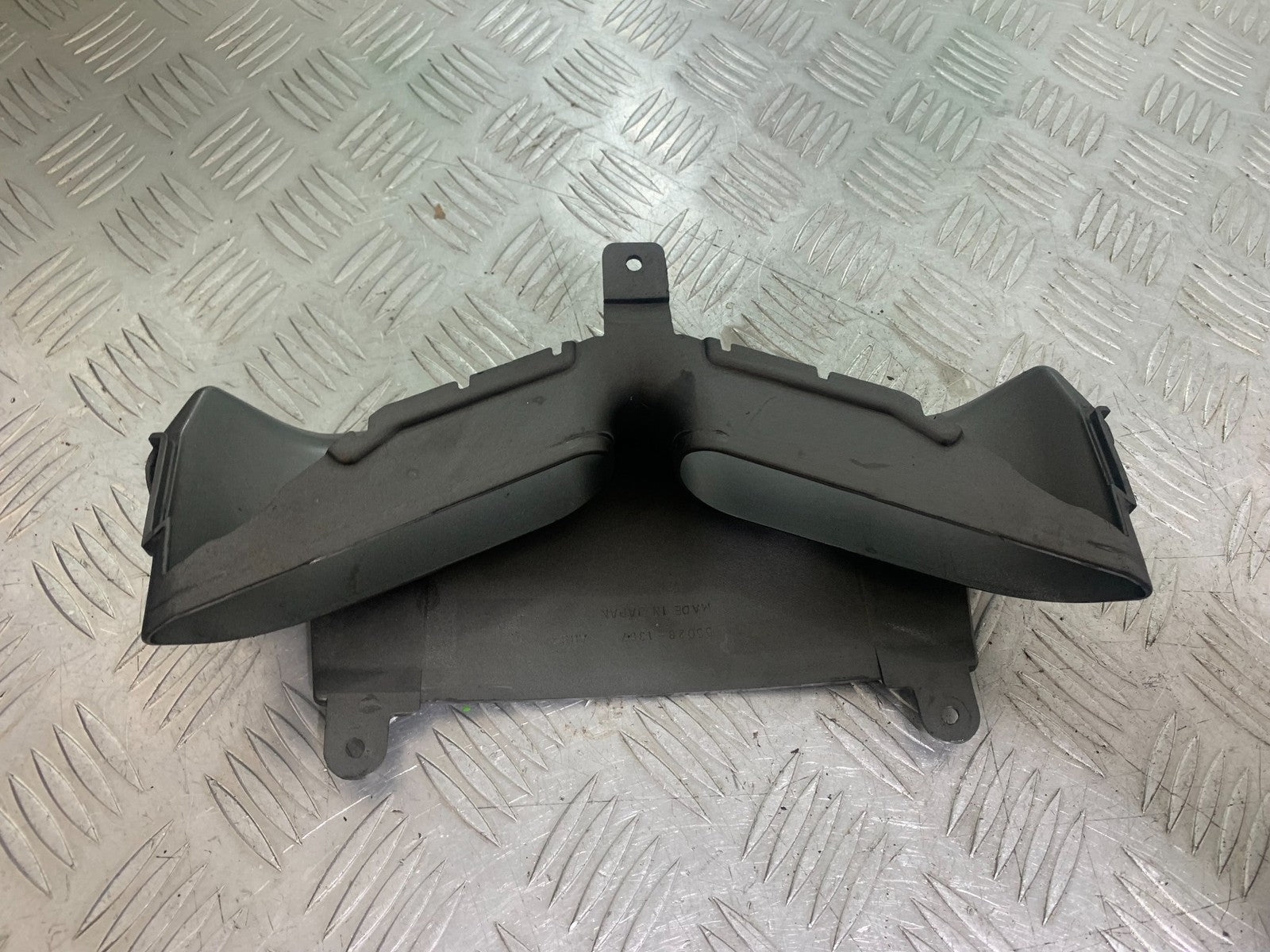 KAWASAKI ZX9R ZX9 E1 TOP FAIRING LOWER INFILL PANEL   YEAR 2000-01 (CMB1171)