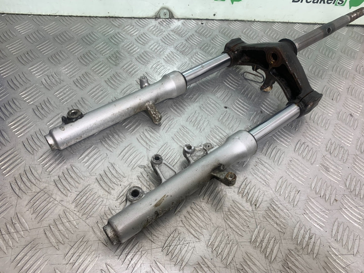 SUZUKI AN 200 UH 200 FORKS AND YOKE  YEAR 2007-2009 (CMB1256)